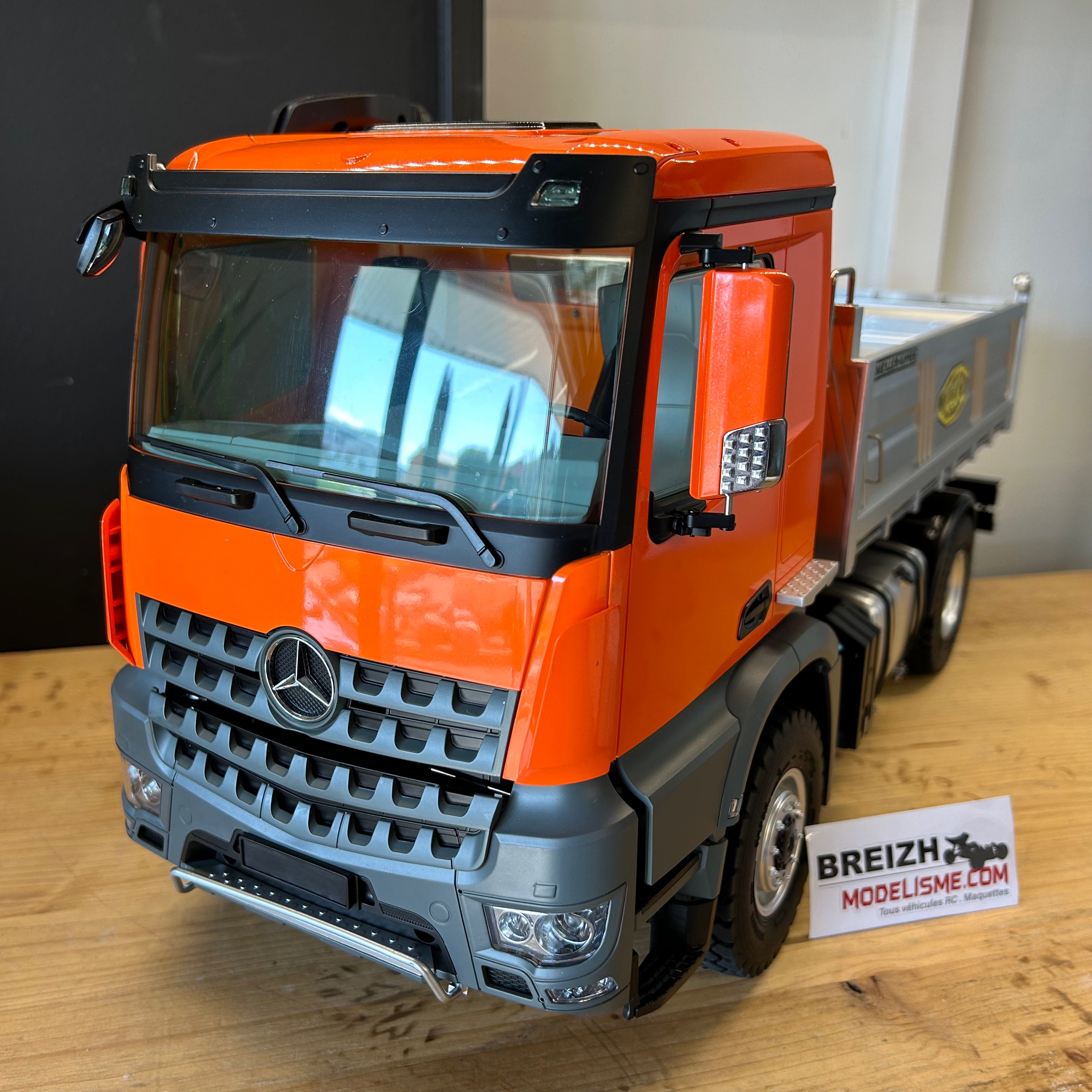 FM Electrics Camion à benne en métal LKW Kipper 4x4 Mercedes-Benz Arocs 1:14 orange