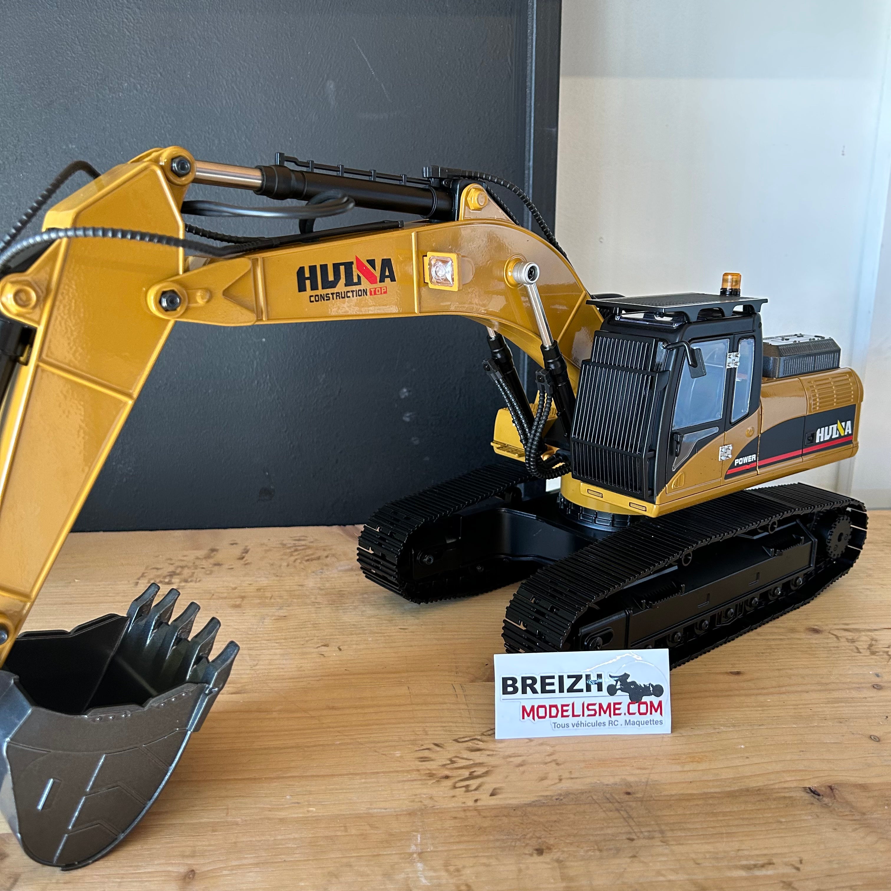 Pelleteuse Huina 1/14 full métal 23CH 2.4G Version 5.0 - CY1580V5