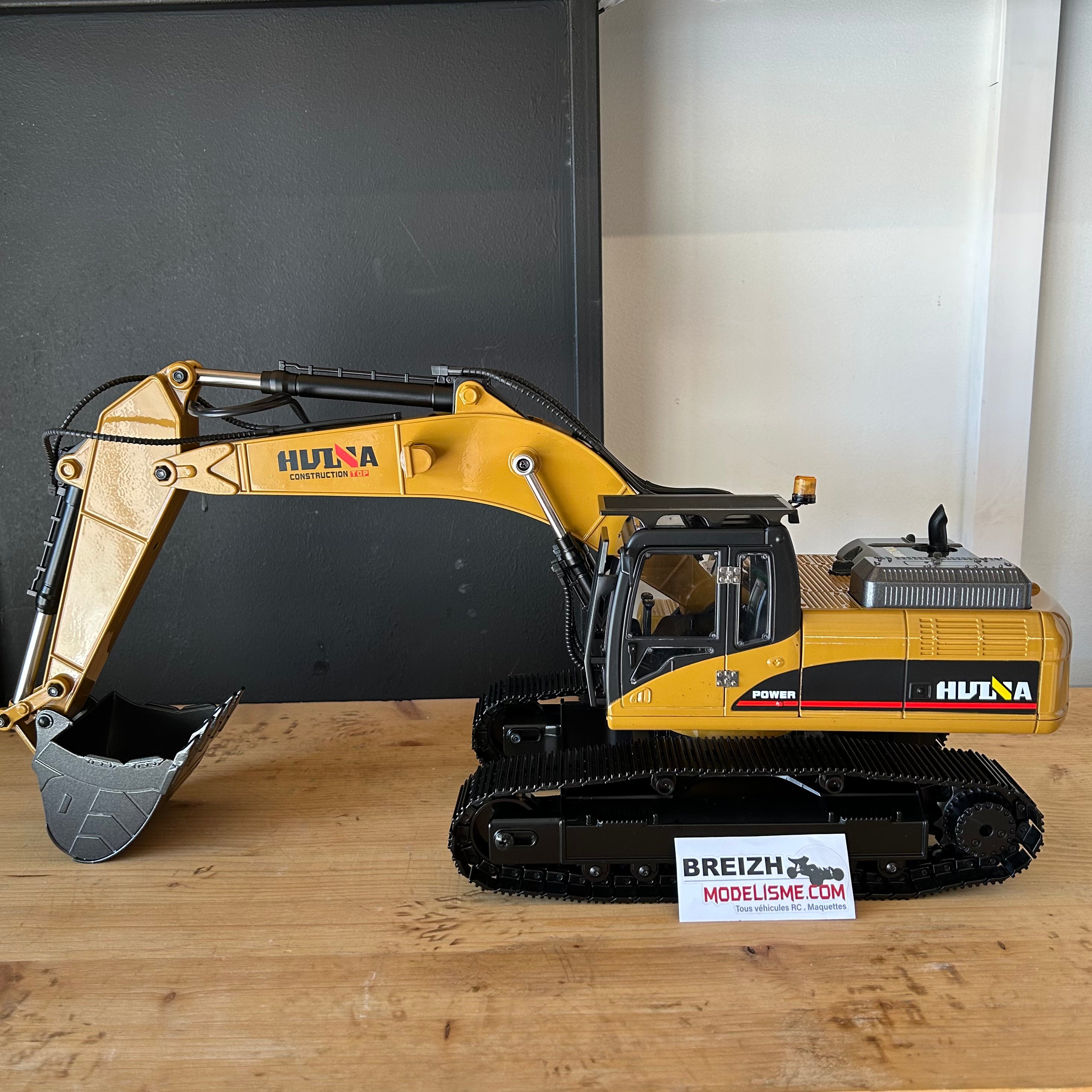 Pelleteuse Huina 1/14 full métal 23CH 2.4G Version 5.0 - CY1580V5