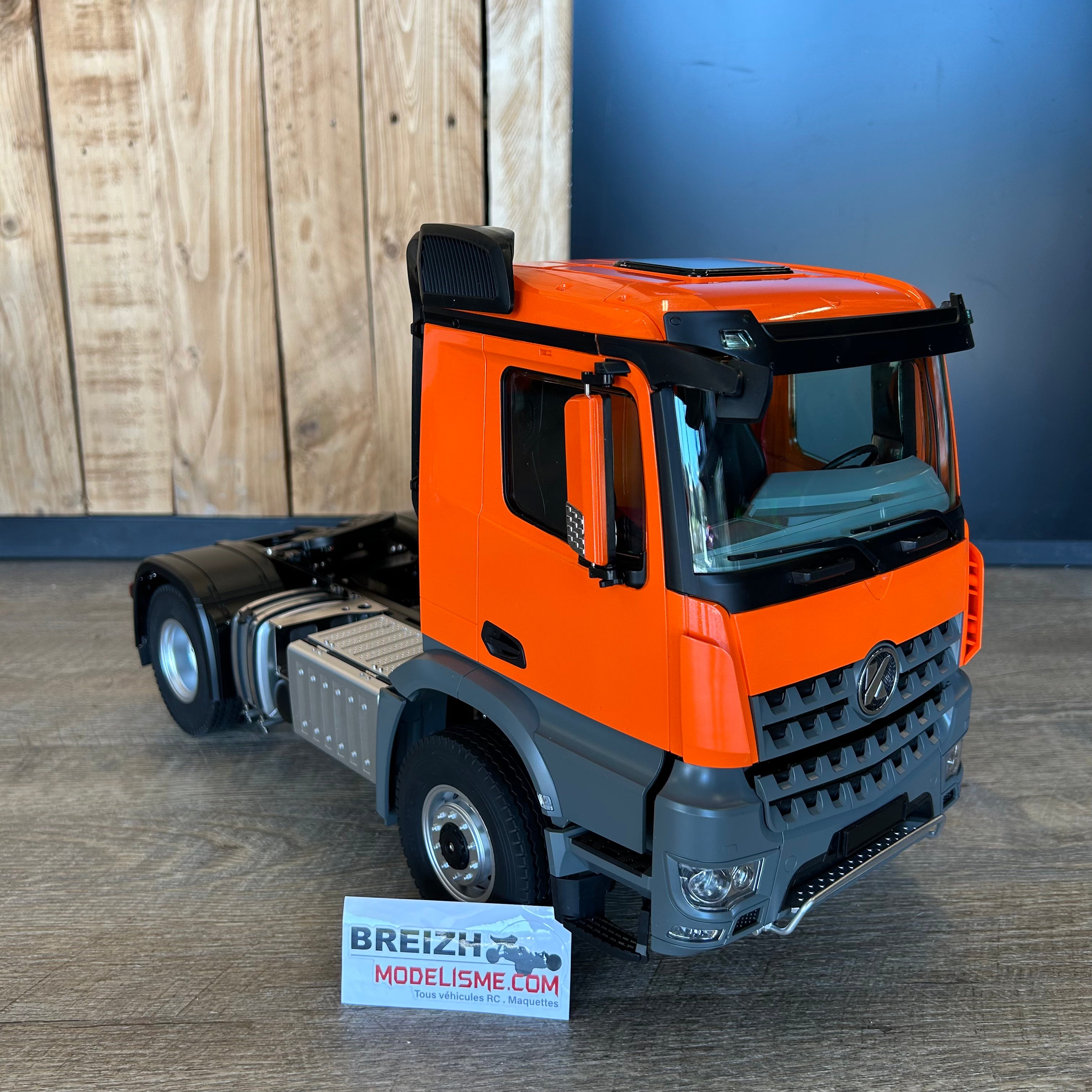 Camion-benne radiocommandé 1/14 orange 8x8 Huina Kabolite 5701 - Breizh Modélisme.