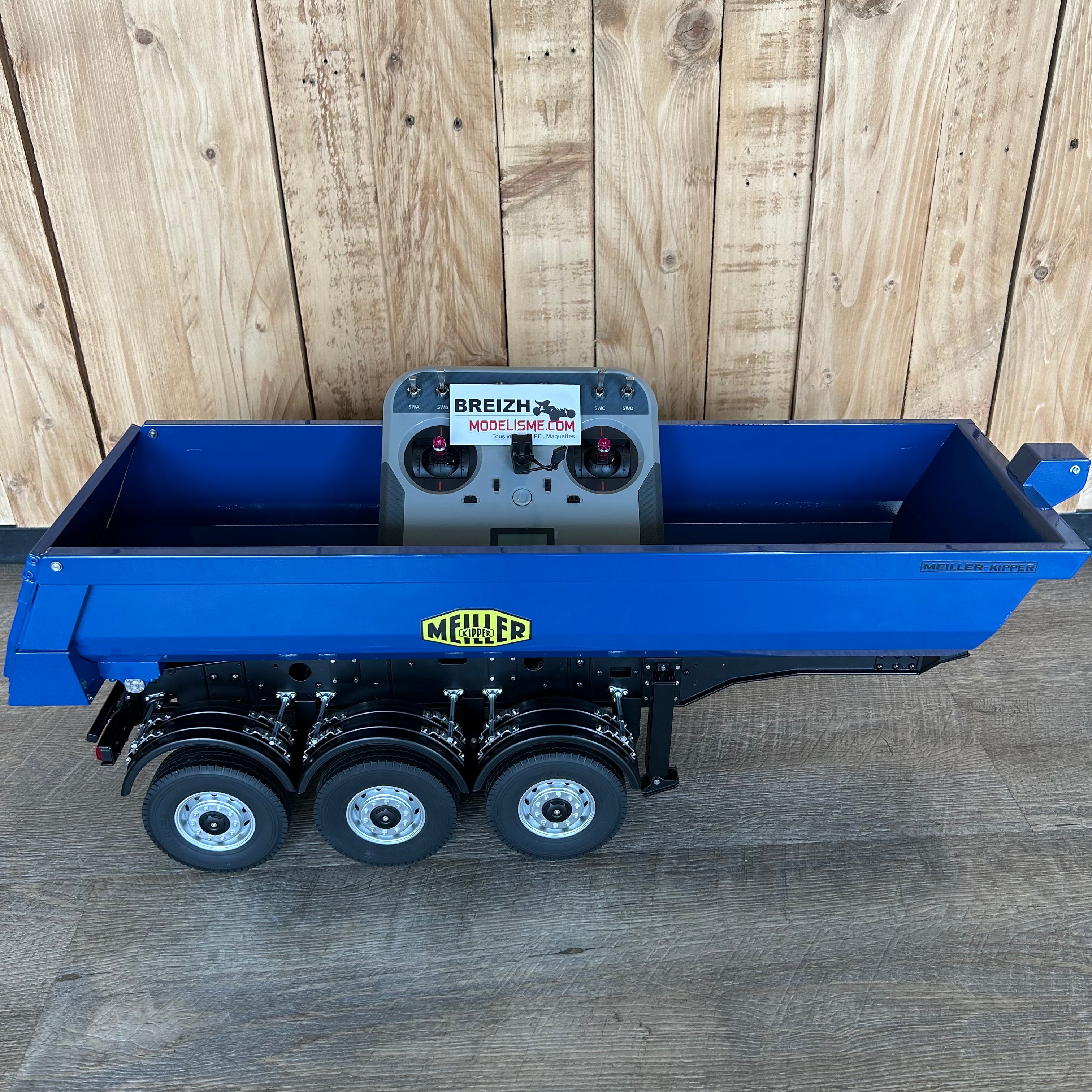 FM Electrics Camion Mercedes-Benz Arocs 4X4 1/14 (gris) avec semi-remorque Meiller (bleu)