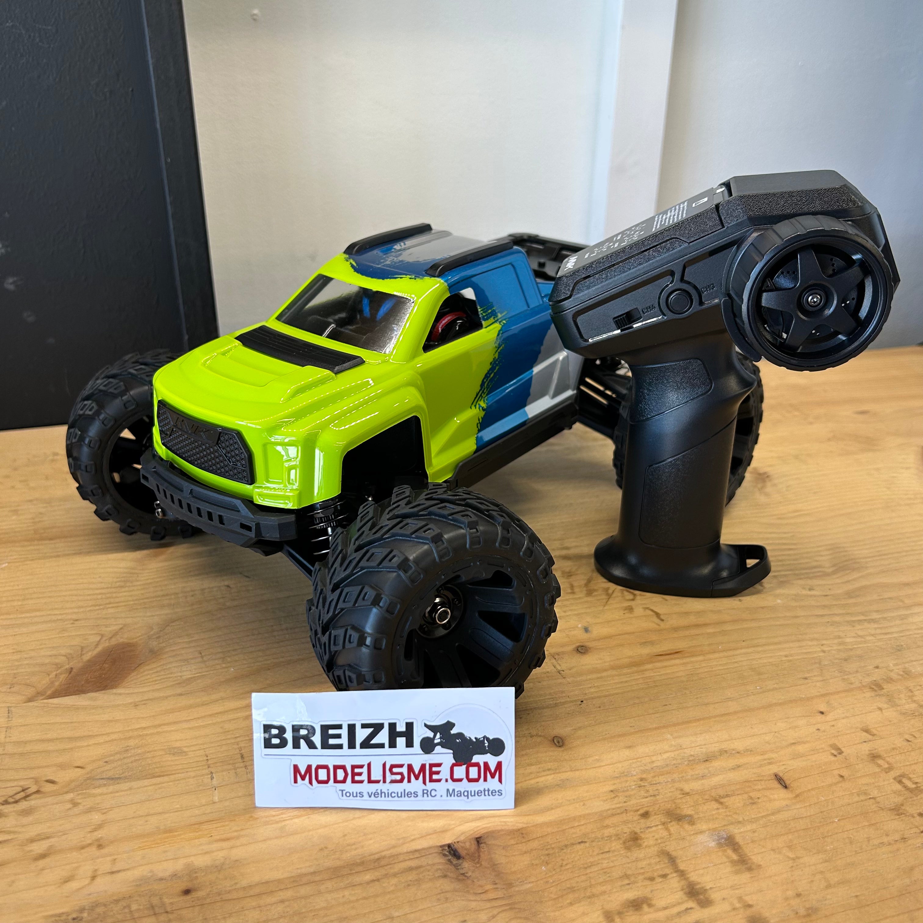 Maverick 151002 QBIT Monster truck 1/16 version brushless PRO 80km/h / UD1610S