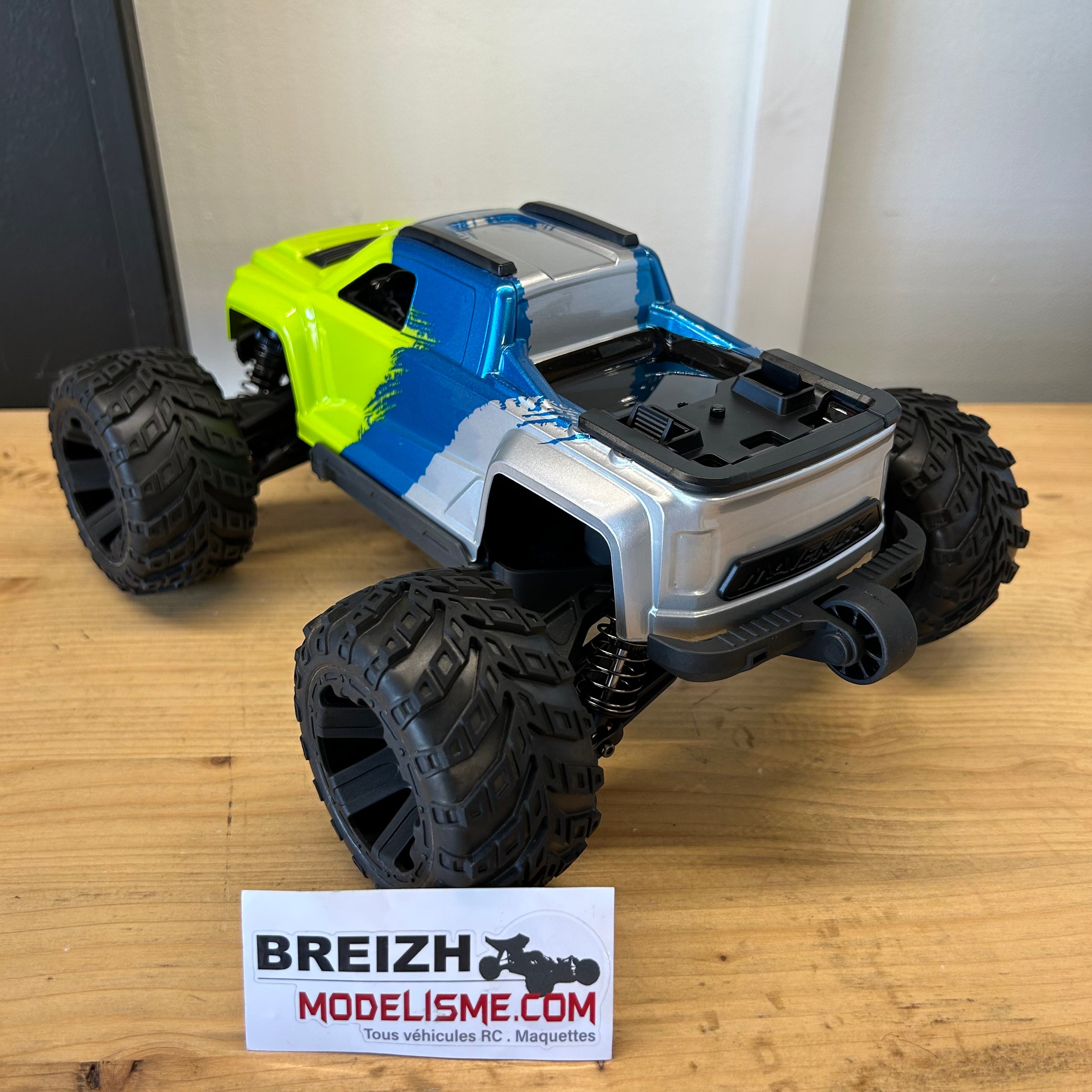Maverick 151002 QBIT Monster truck 1/16 version brushless PRO 80km/h / UD1610S