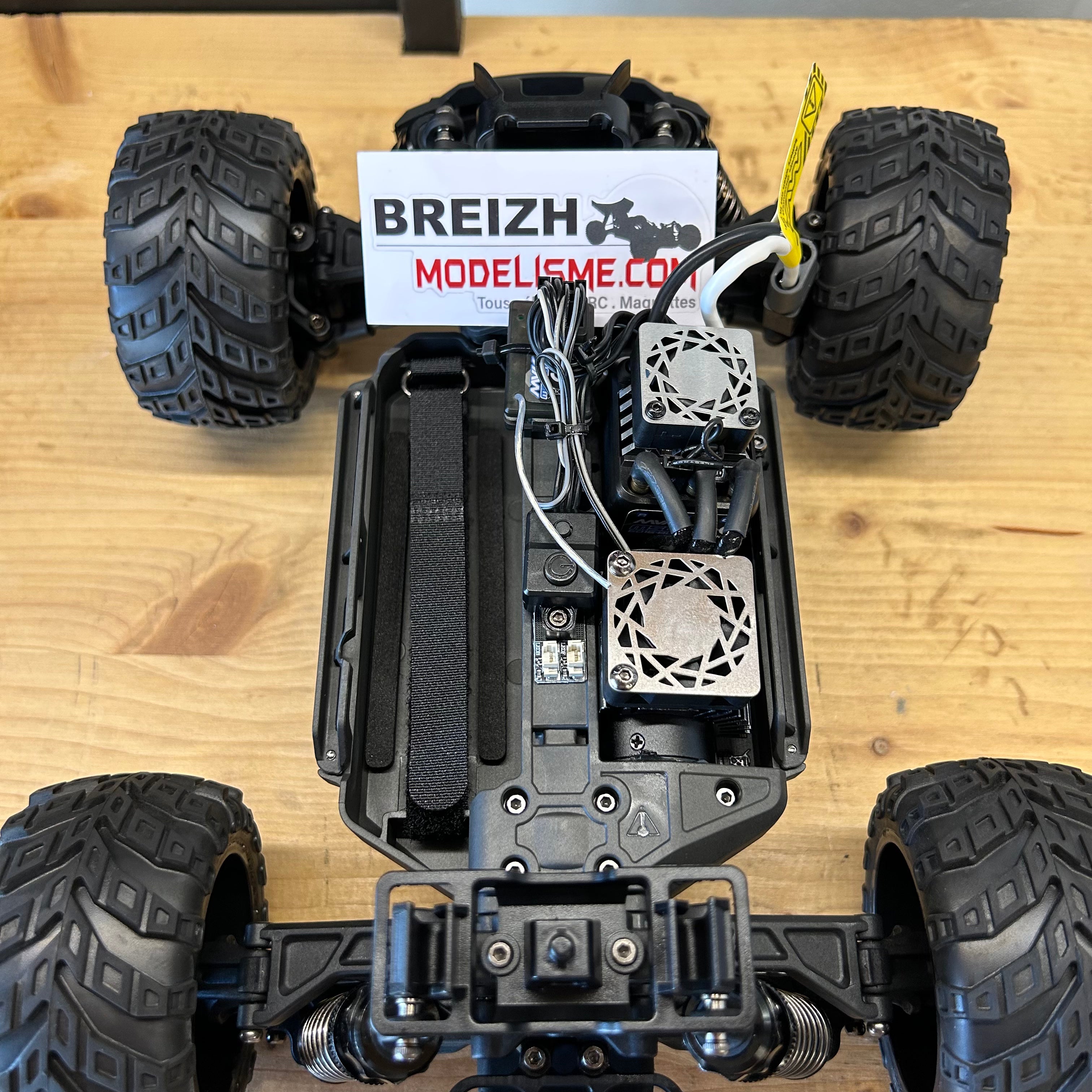 Maverick 151006 QBIT Monster truck 1/16 version brushless 60km/h