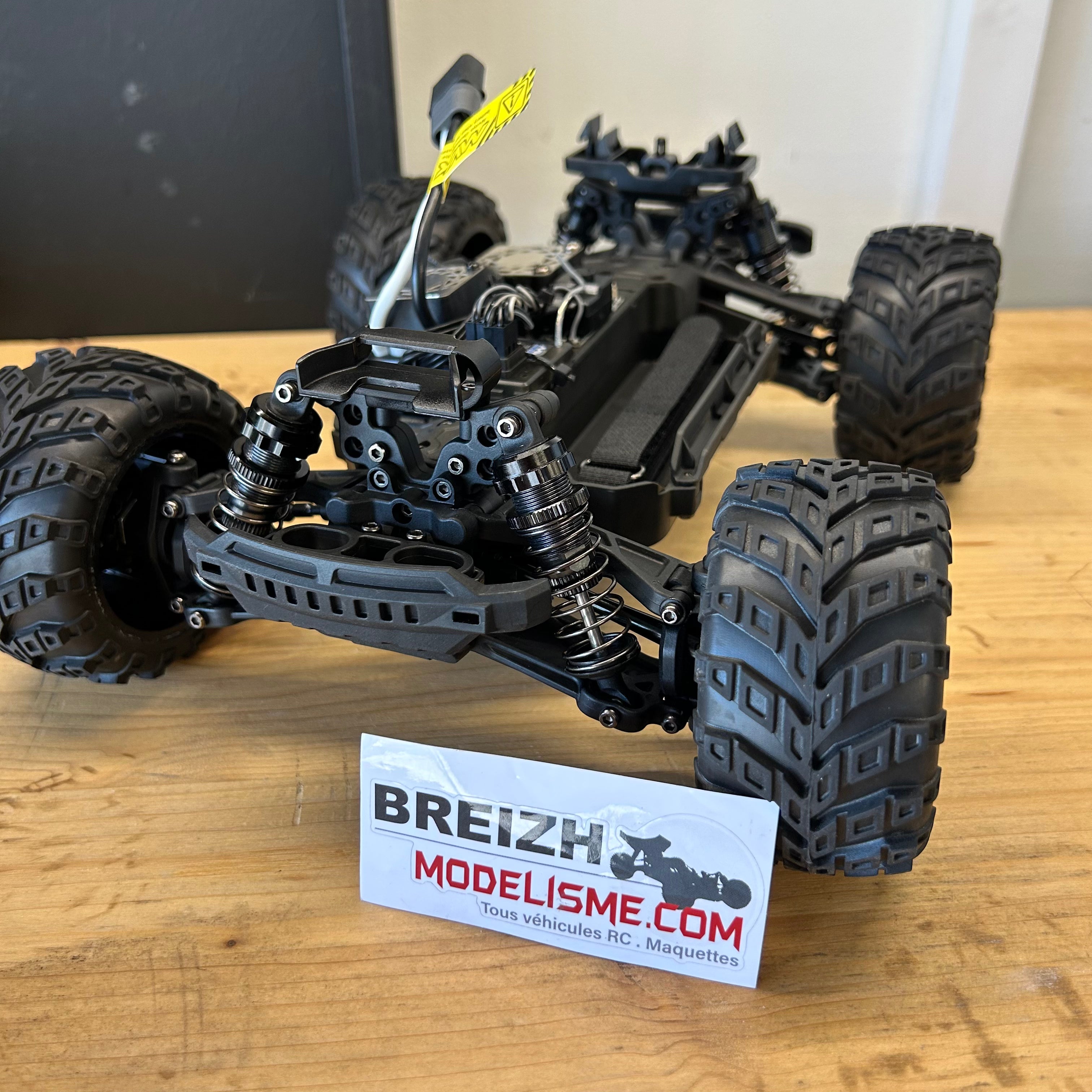 Maverick 151002 QBIT Monster truck 1/16 version brushless PRO 80km/h / UD1610S