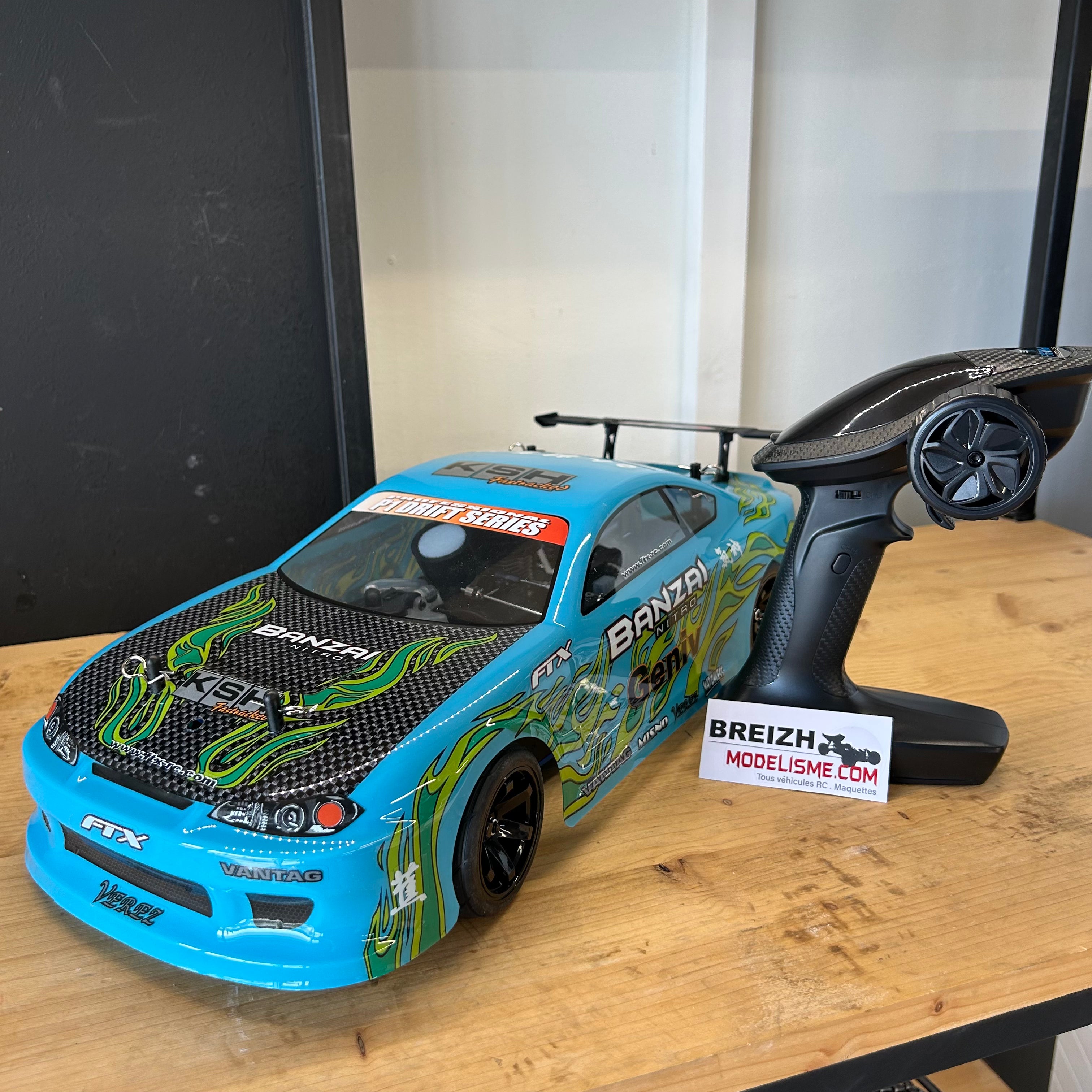FTX Banzai Nitro drift piste Voiture RC thermique 1/10 4WD 5534B
