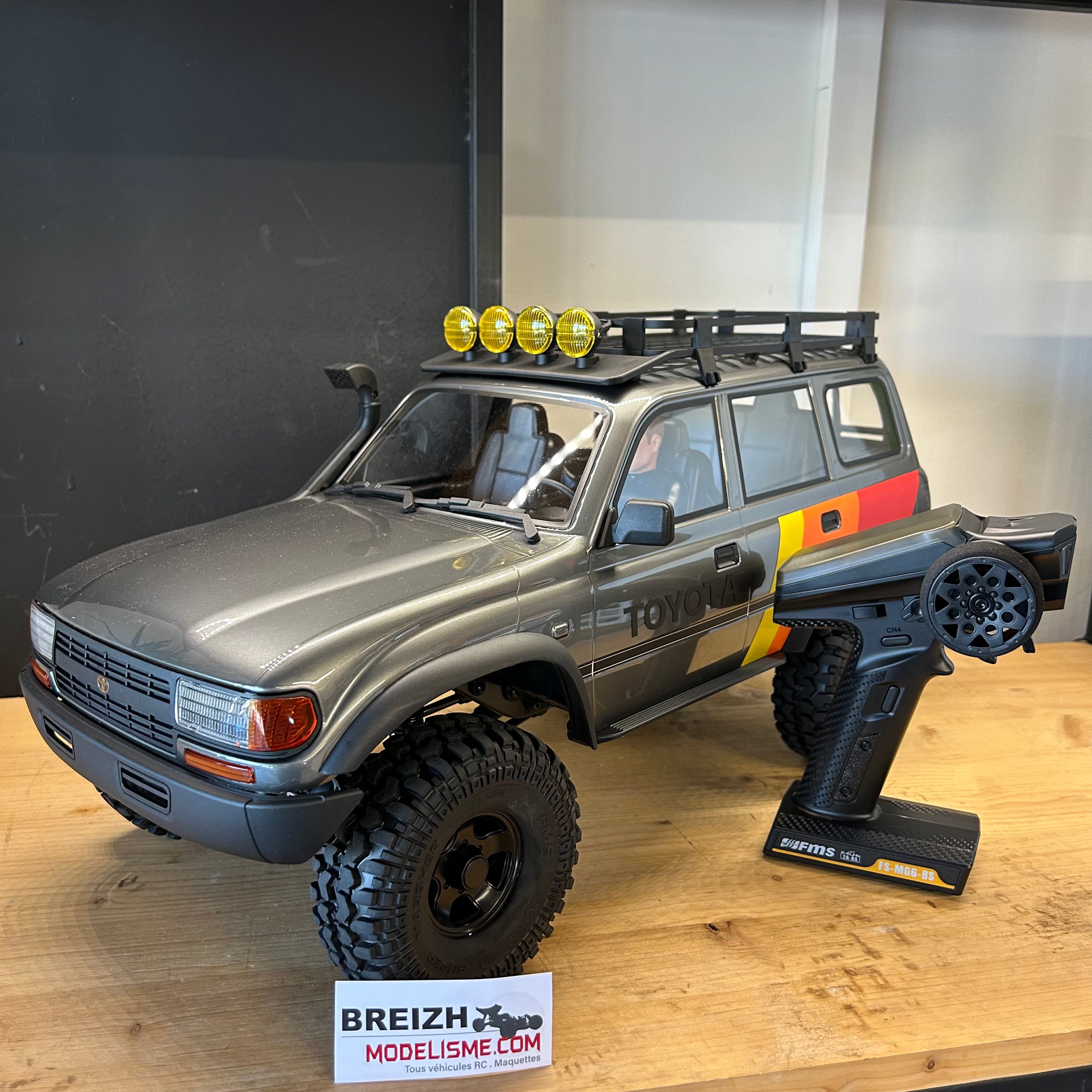 Crawler FMS 1/10 Toyota land Cruiser 80 FCX10 ARTR RS gris - FMS11042RS-GY-SP