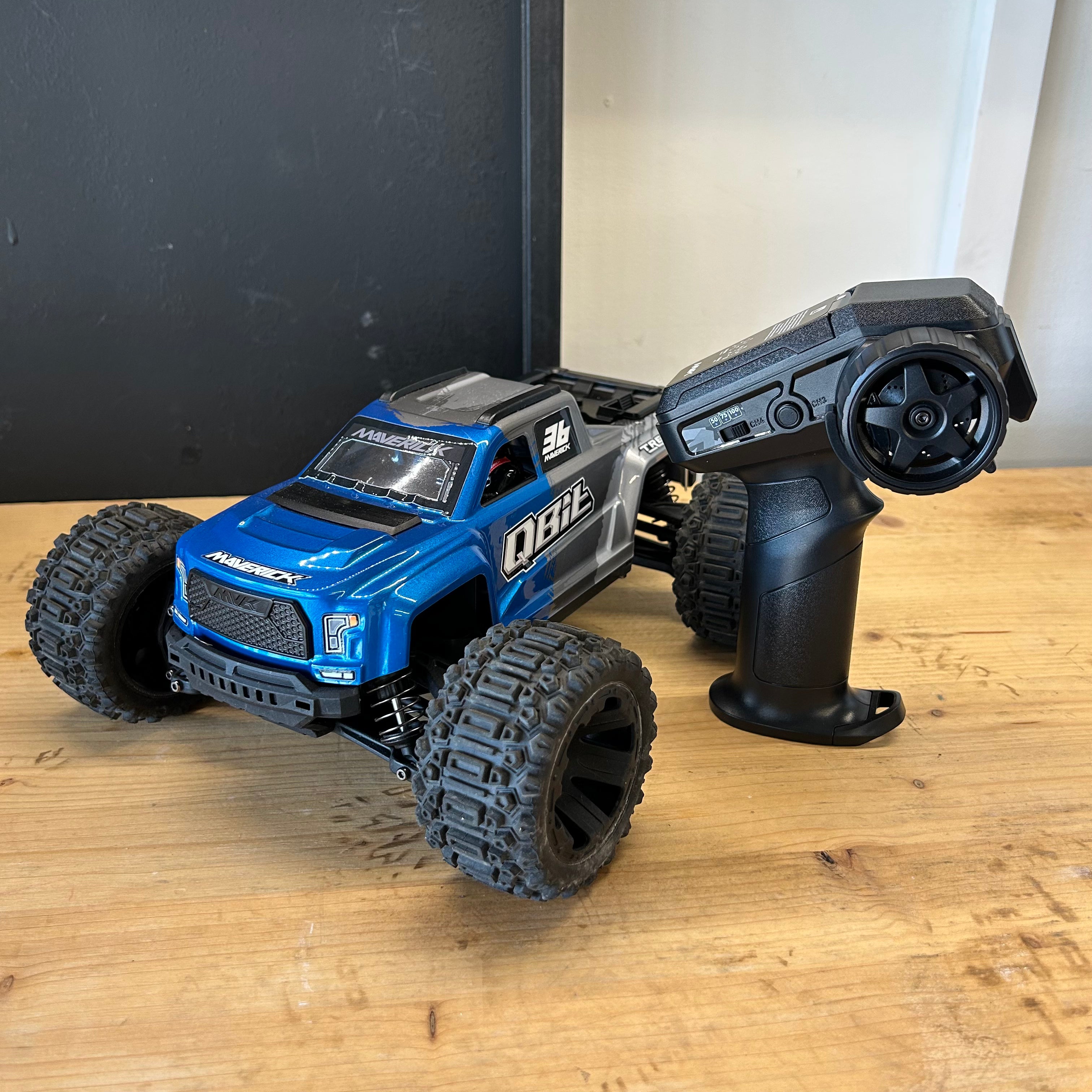 Occasion Maverick QBIT Monster truck 1/16 version charbon