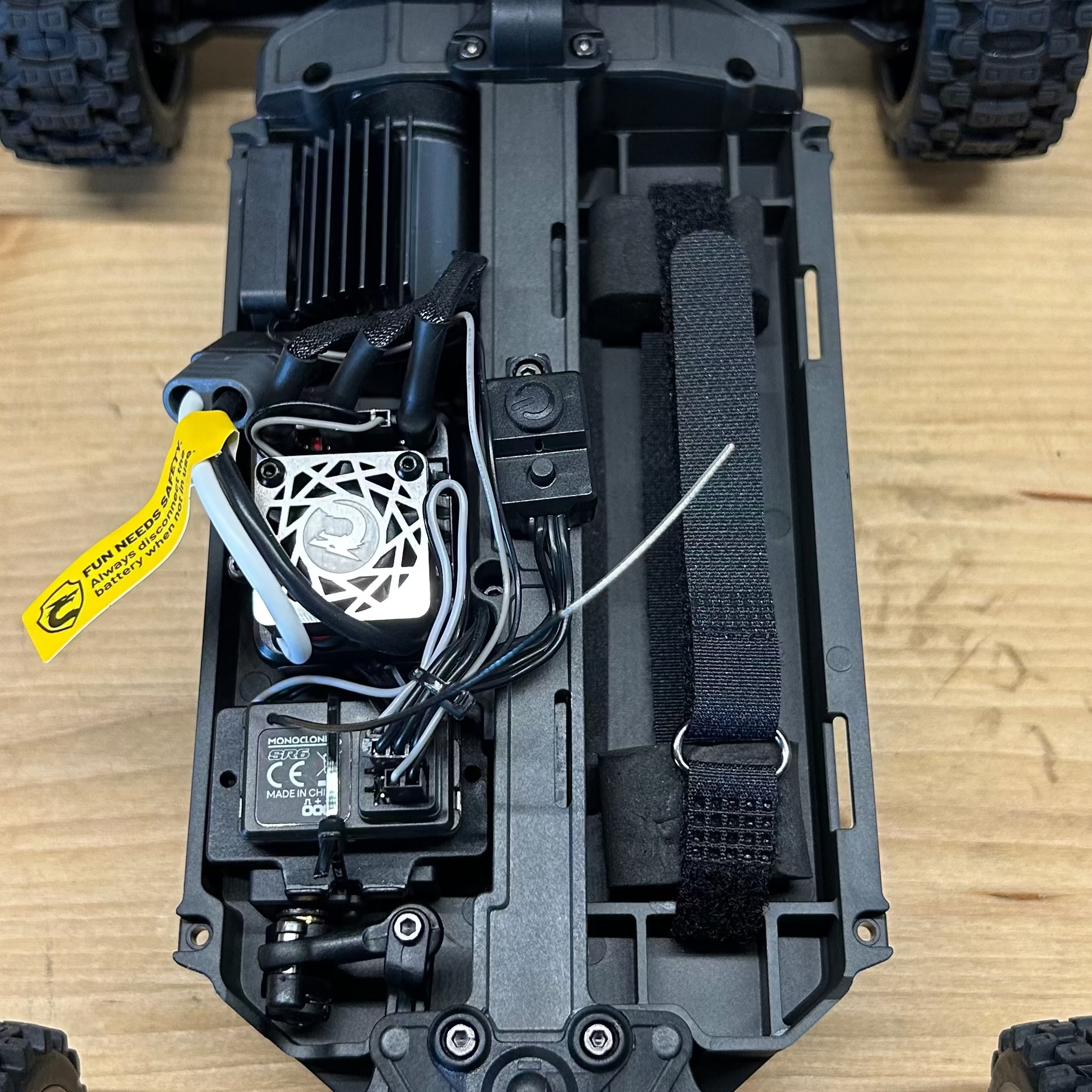 Buggy UDI RC Gleam PRO 1/12 Brushless RTR 4WD UD1204 PRO 80km/h rose
