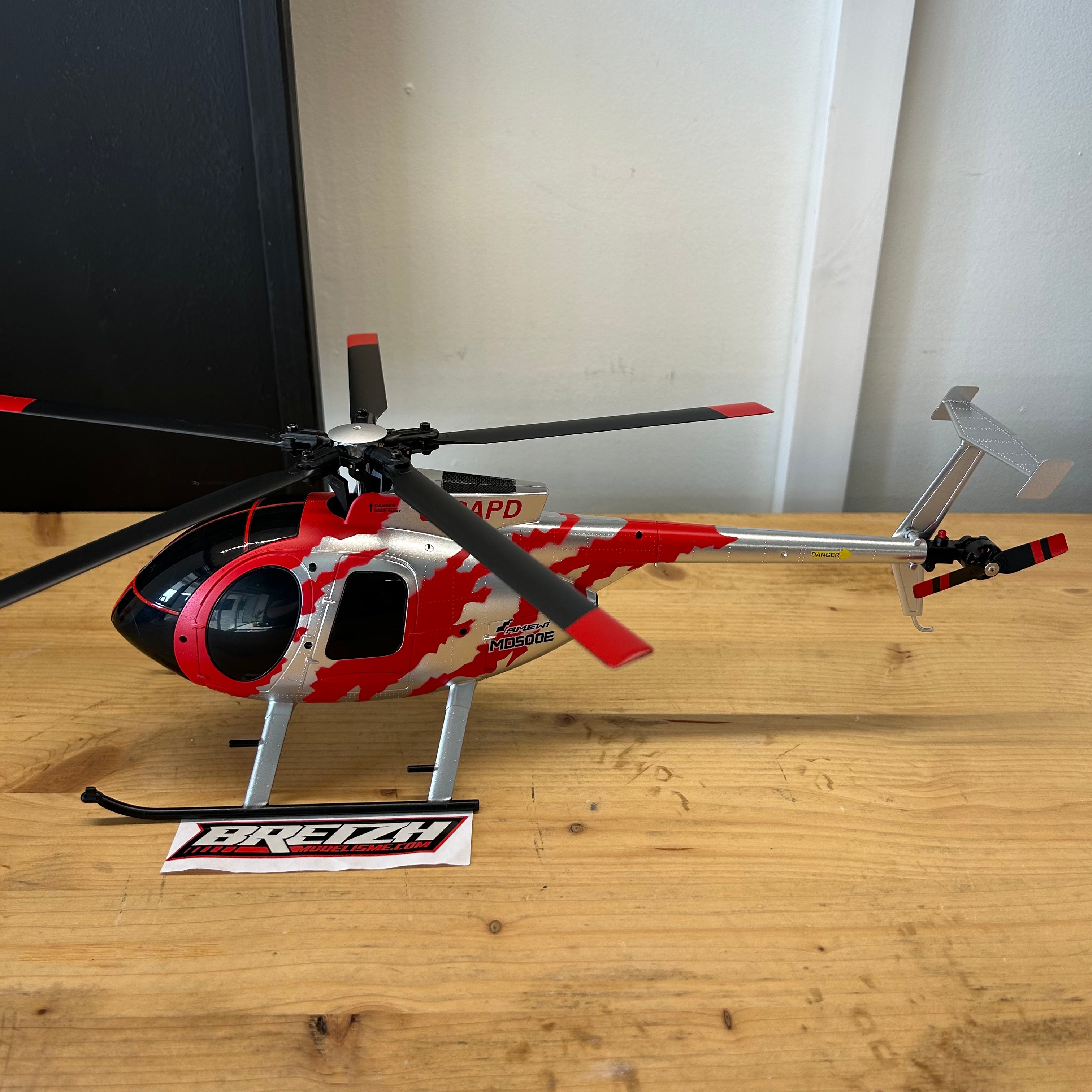 AFX MD500E Brushless 6 Voies Rouge – Hélicoptère RC 325mm Gyro 6 axes