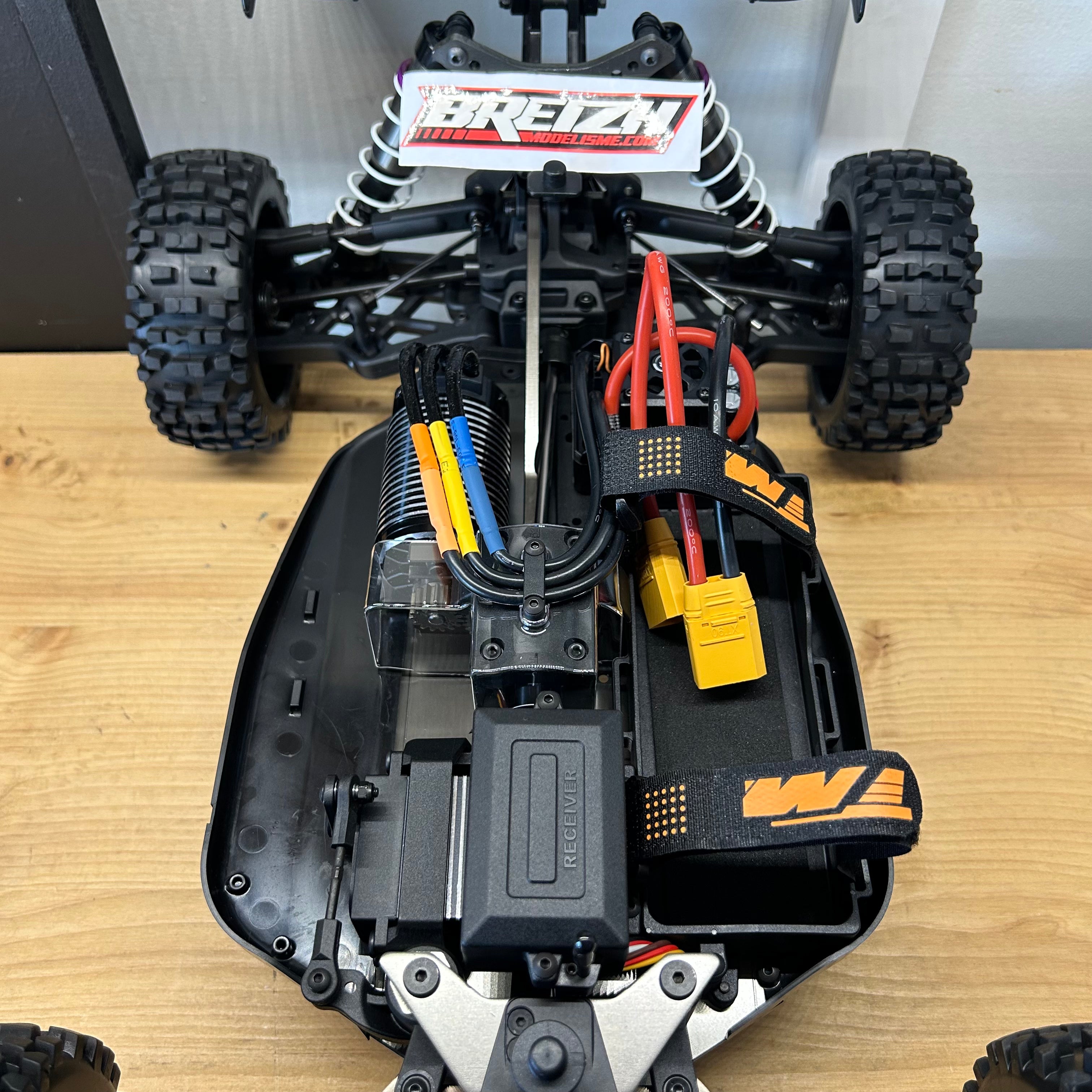 Team Magic B8ER V2 Brushless 1/8 4WD RTR Version 3/4S violet - Breizh Modélisme.