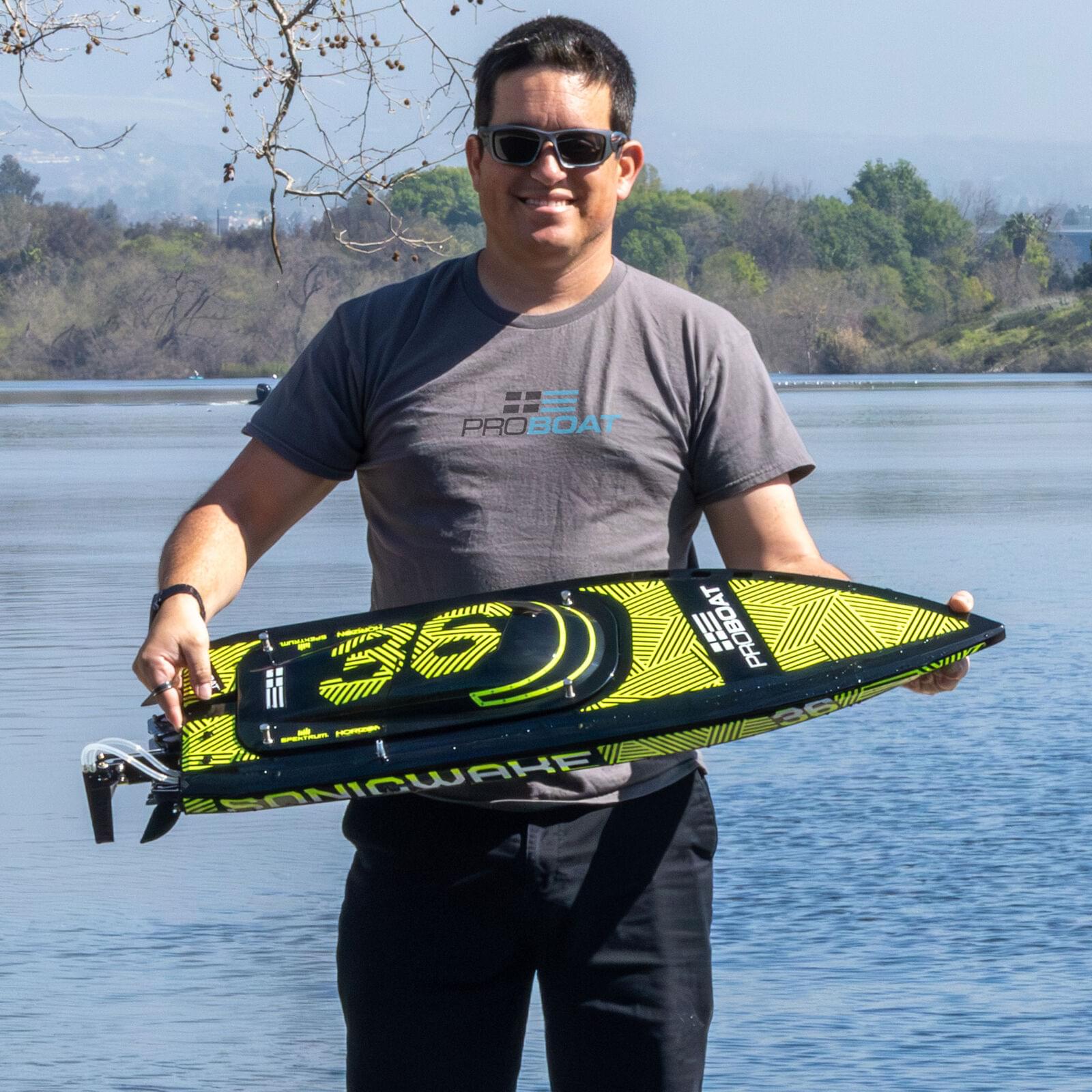 Bateau RC Sonicwake 36 V3 Brushless RTR ProBoat PRB-2171T1