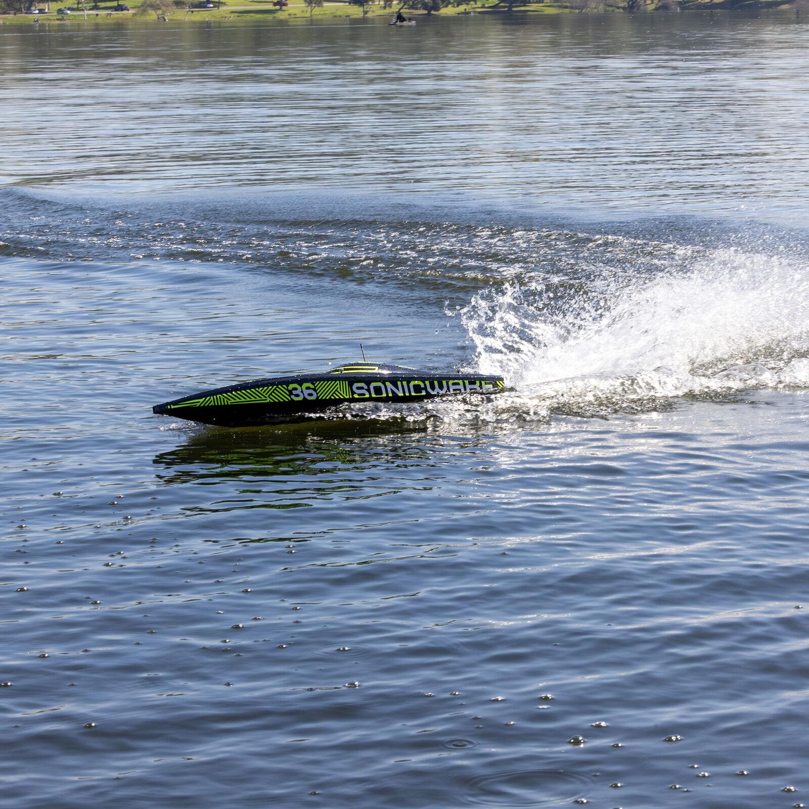 Bateau RC Sonicwake 36 V3 Brushless RTR ProBoat PRB-2171T1