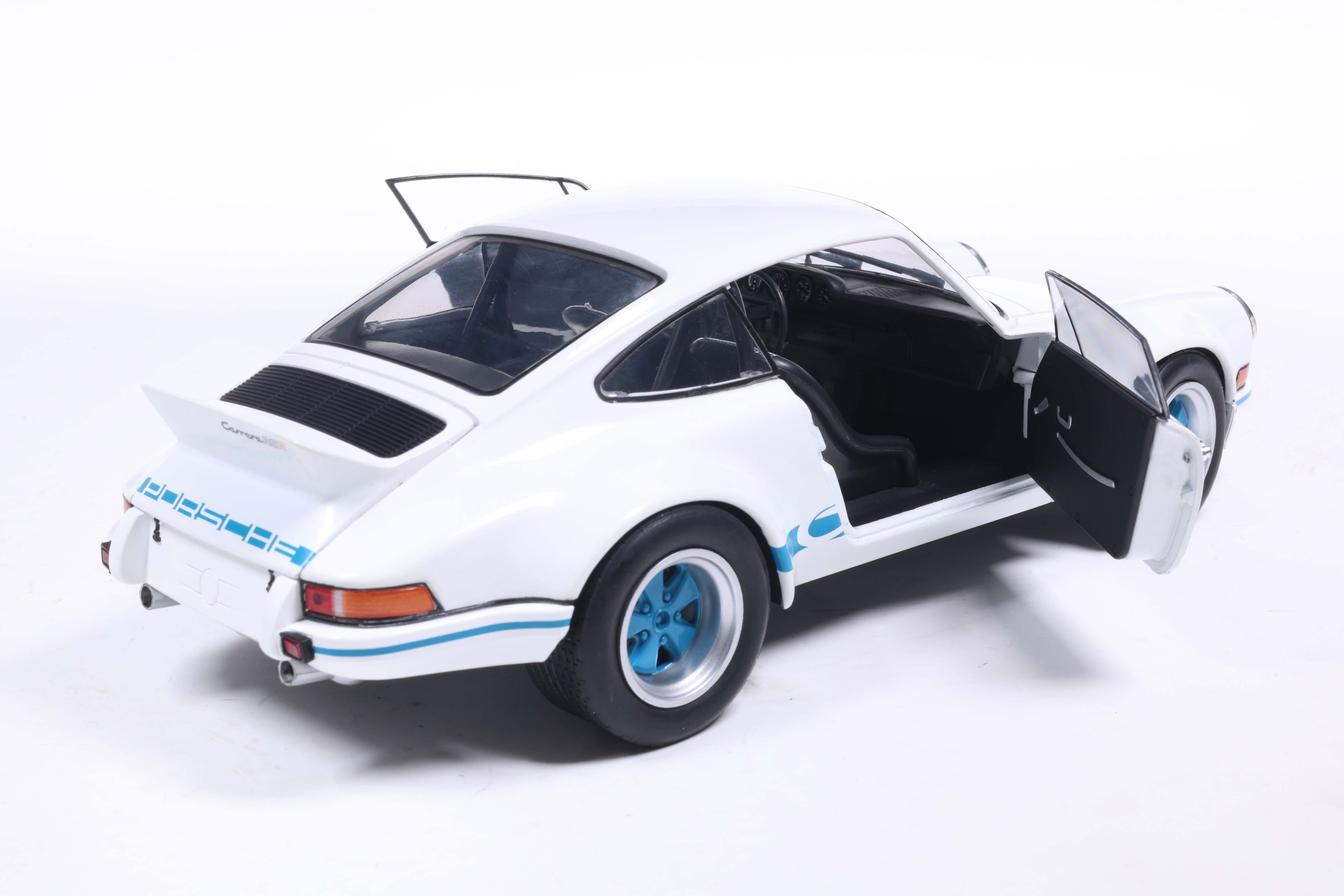 Solido S1801119 Voiture miniature collection 1/18 Porsche 911 RSR – White / Blue Carrera Stripes – 1973