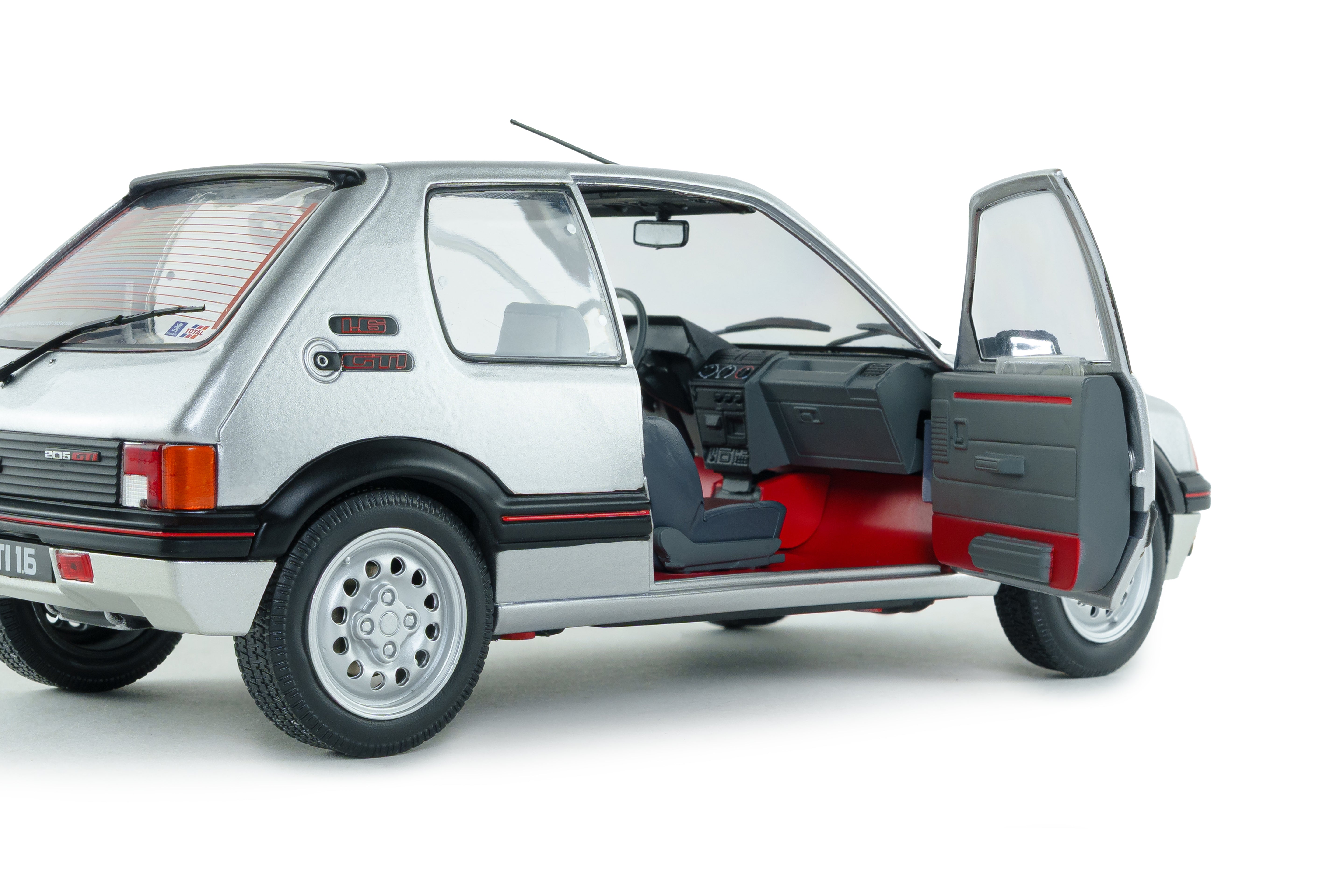 Solido S1801718 miniature collection 1/18 Peugeot 205 GTI 1,6l MK1 gris futura 1989 - Breizh Modélisme.