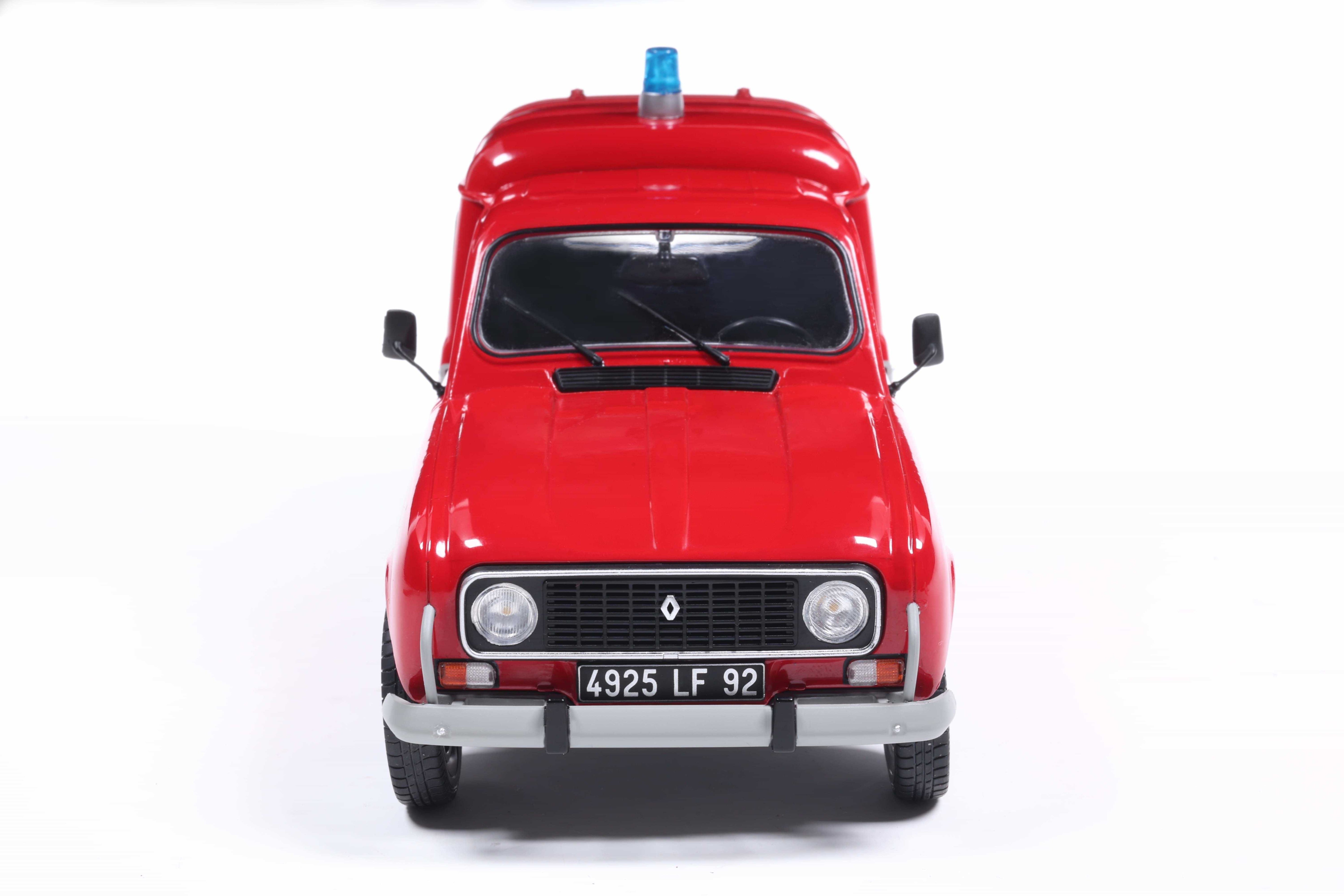 Solido S1802210 miniature collection 1/18 Renault 4LF4 Pompier rouge 1976