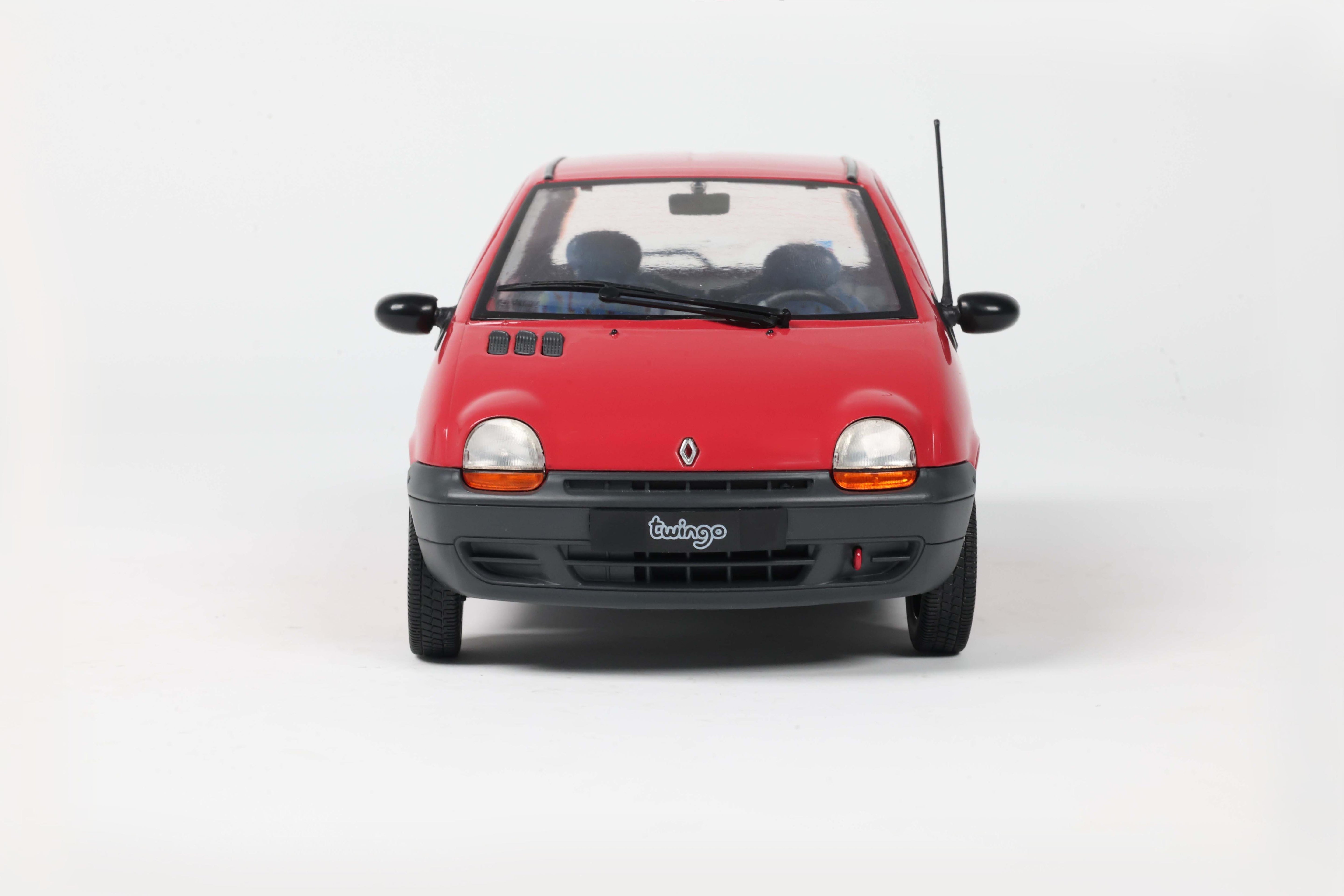 Solido S1804005 miniature collection 1/18 Renault Twingo MK1 Magenta 1995 - Breizh Modélisme.