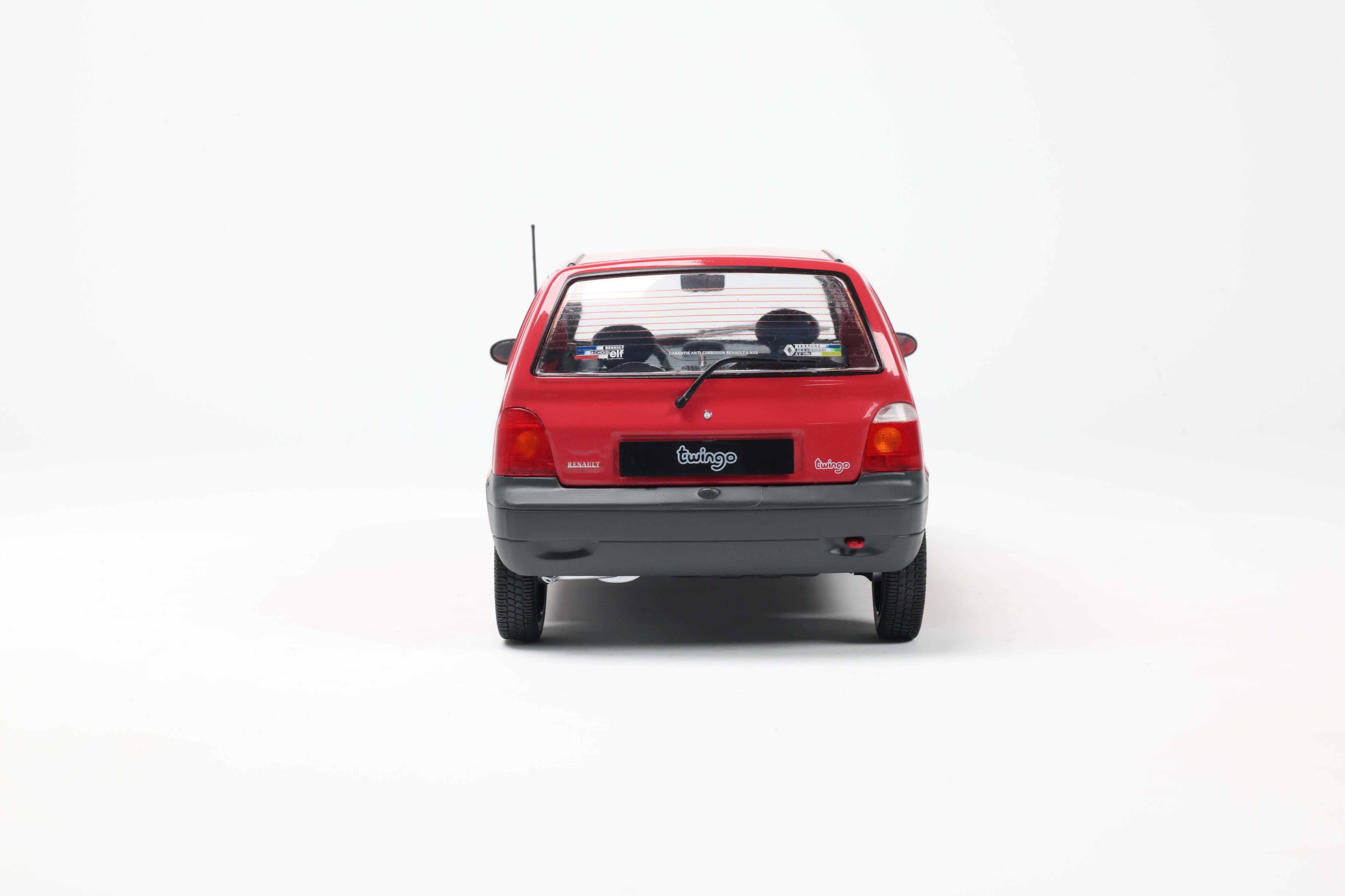 Solido S1804005 miniature collection 1/18 Renault Twingo MK1 Magenta 1995 - Breizh Modélisme.