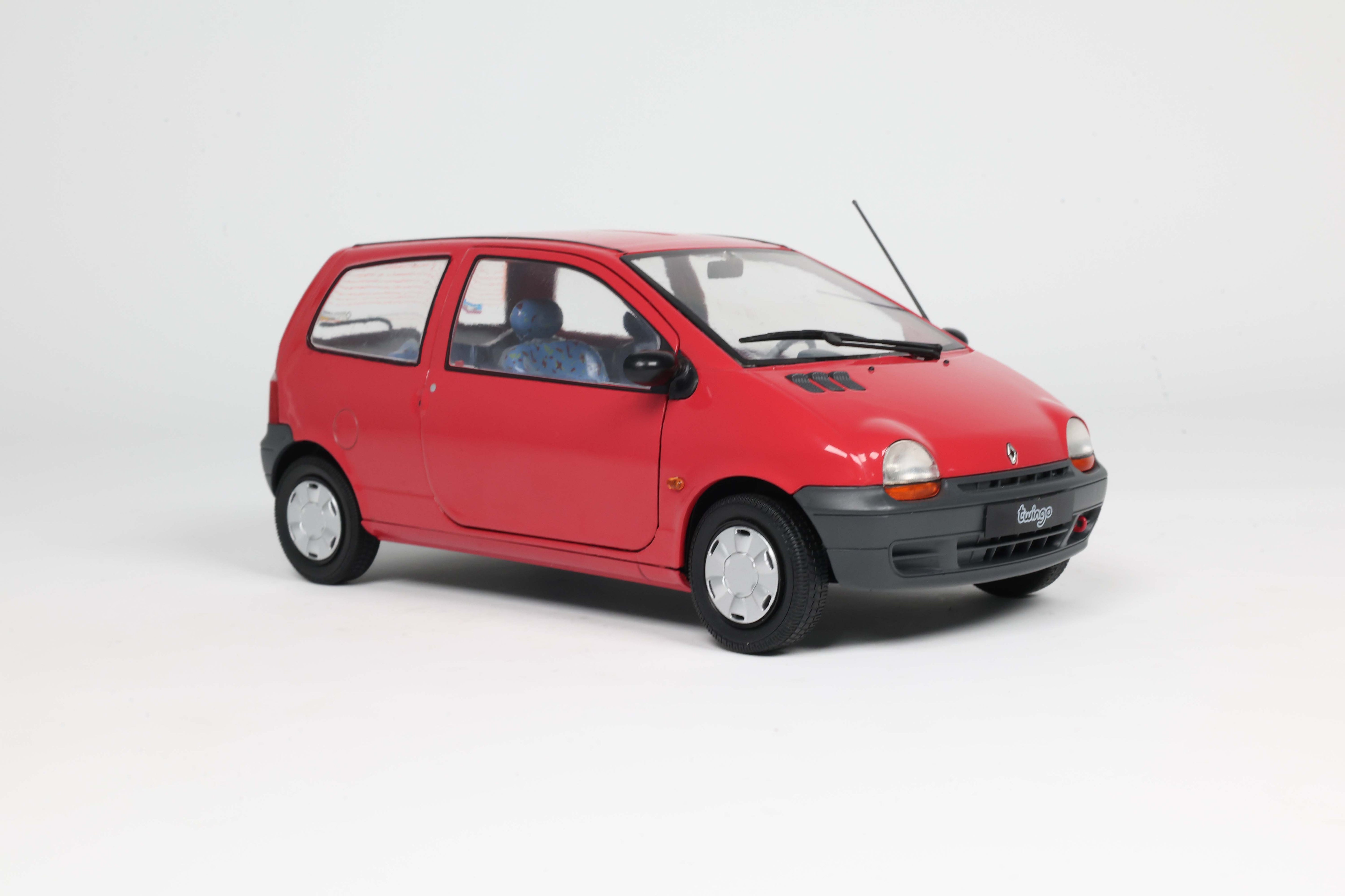 Solido S1804005 miniature collection 1/18 Renault Twingo MK1 Magenta 1995 - Breizh Modélisme.
