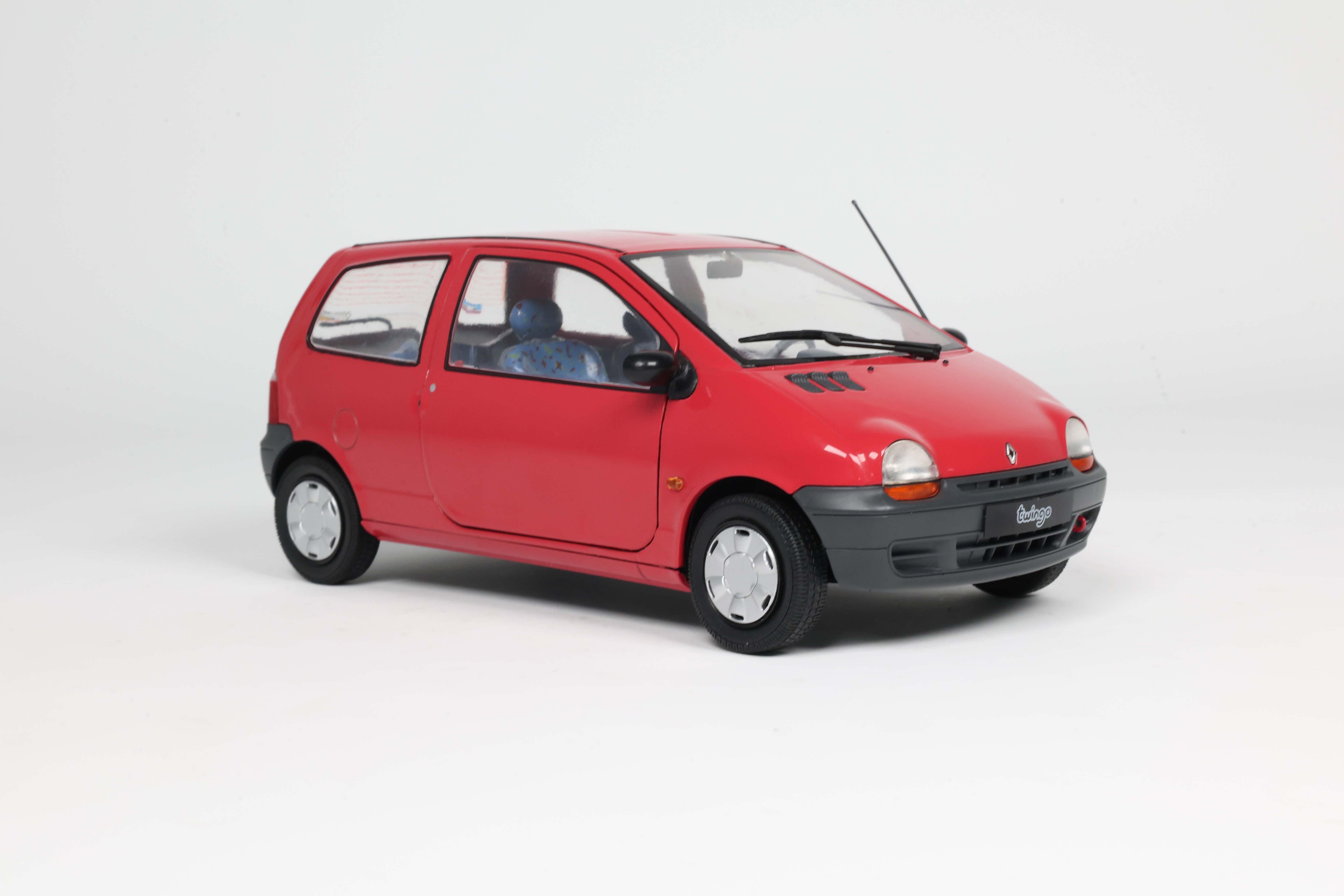 Solido S1804005 miniature collection 1/18 Renault Twingo MK1 Magenta 1995 - Breizh Modélisme.