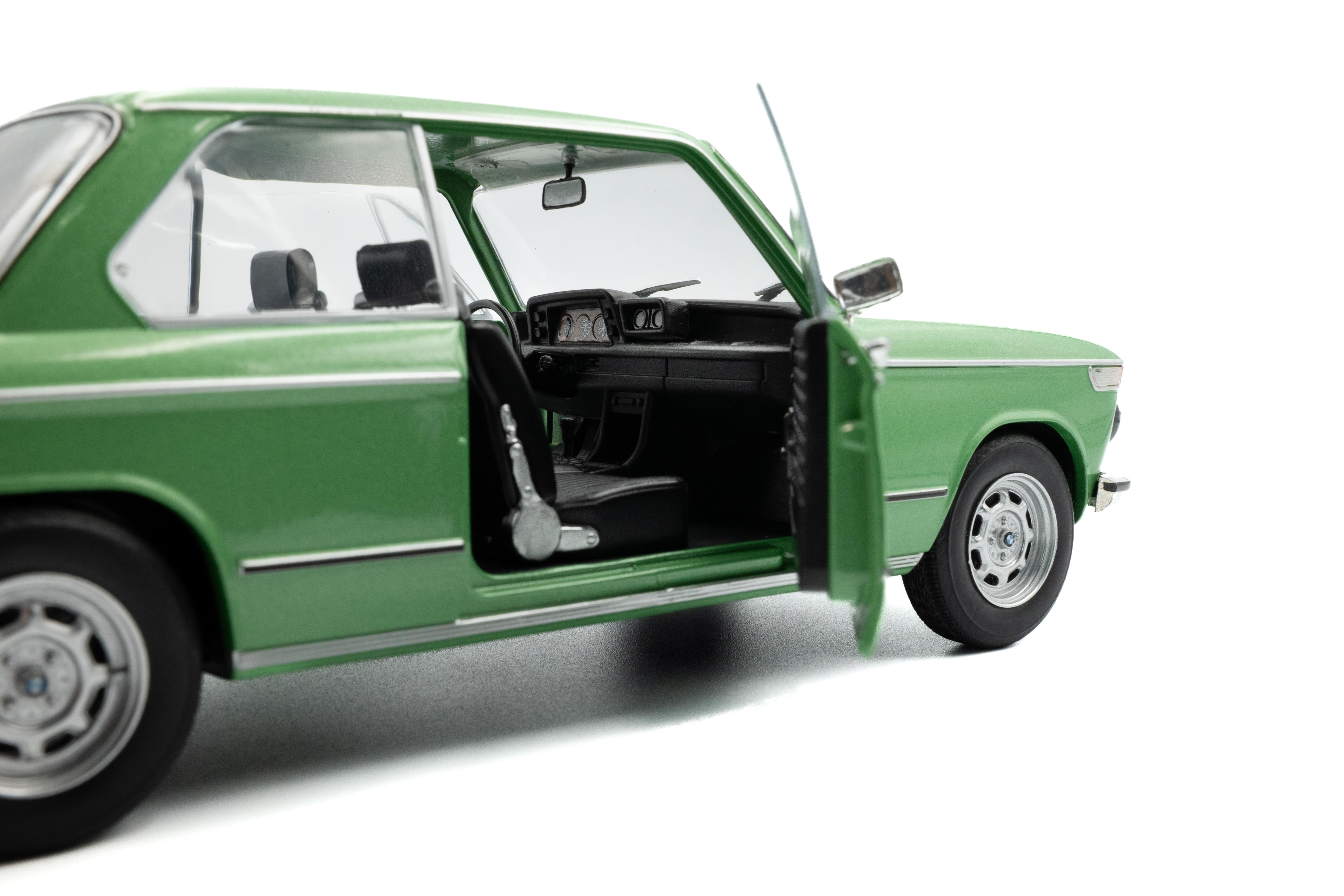 Solido S1808604 Voiture miniature collection 1/18 BMW 1602 – Taiga – 1971