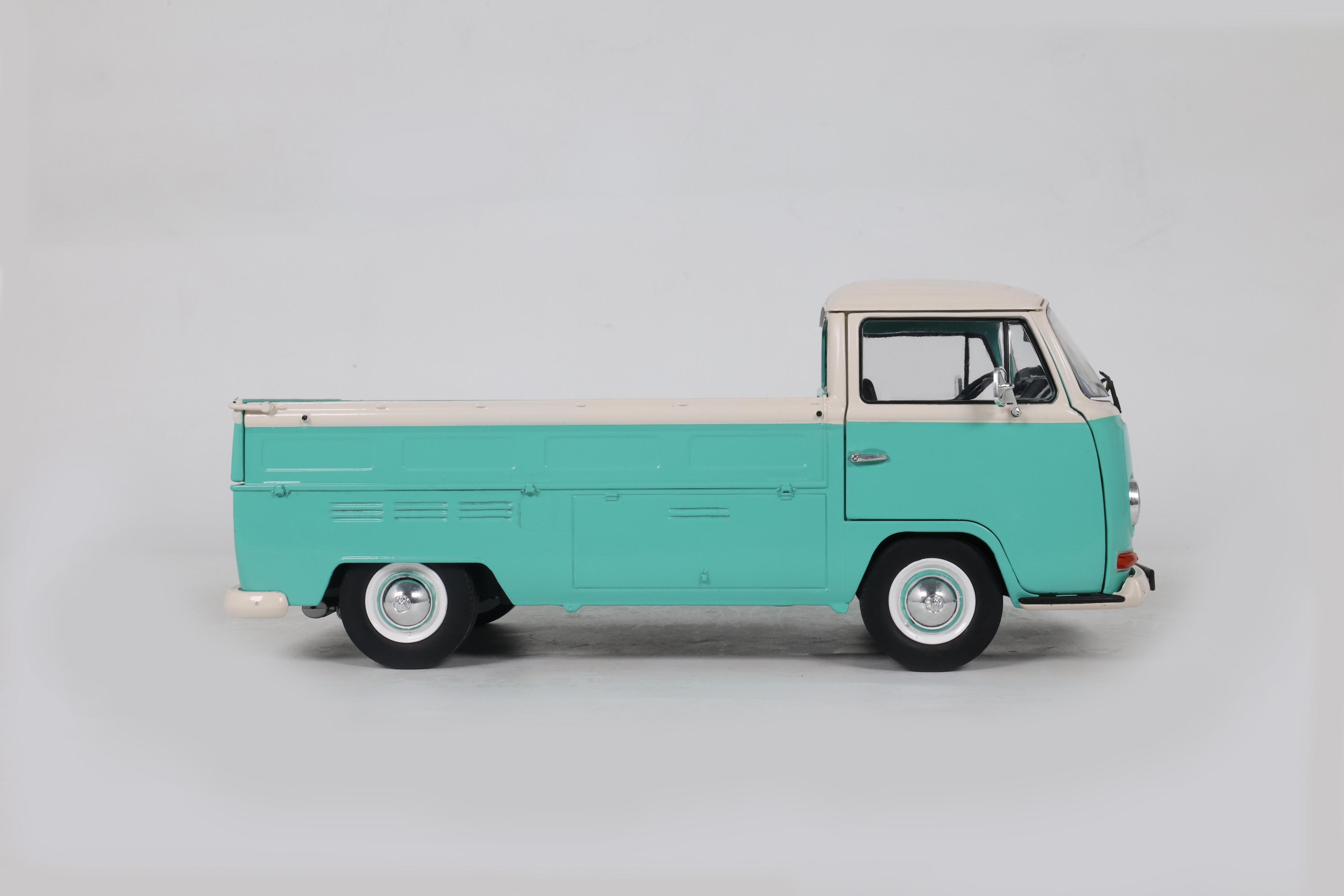 Solido S1809405 miniature collection 1/18 Volkswagen T2 Pick up turquoise blanc 1968 - Breizh Modélisme.