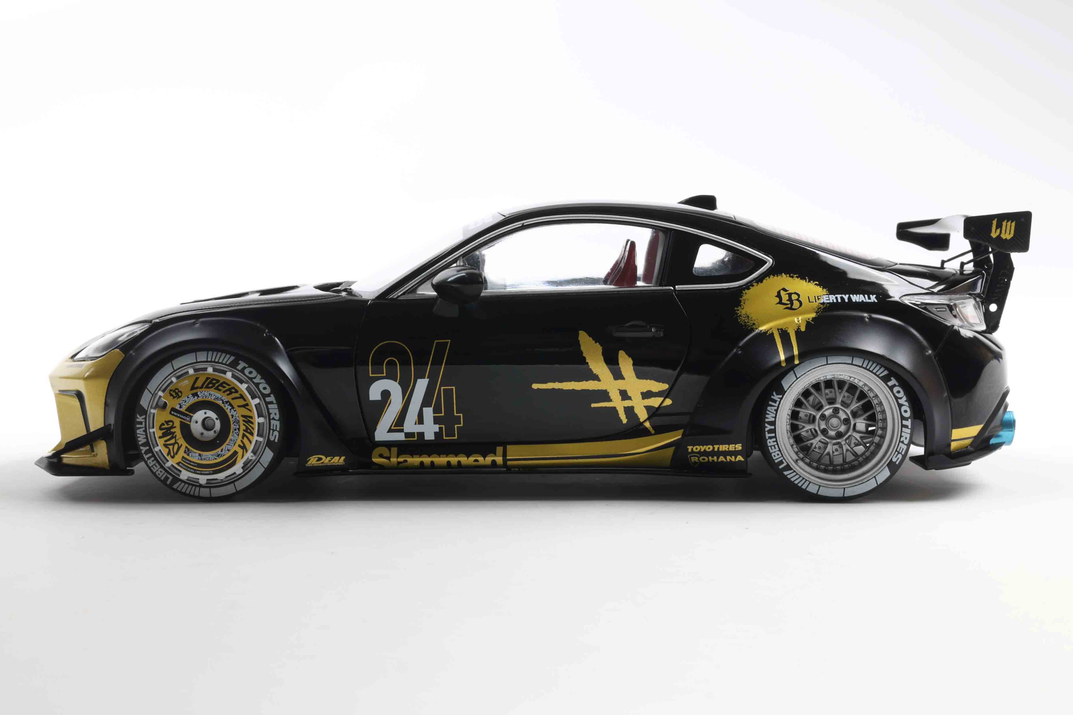 Solido S1813603 Voiture miniature collection 1/18 Toyota GR86 Liberty Walk Body Kit – 2024