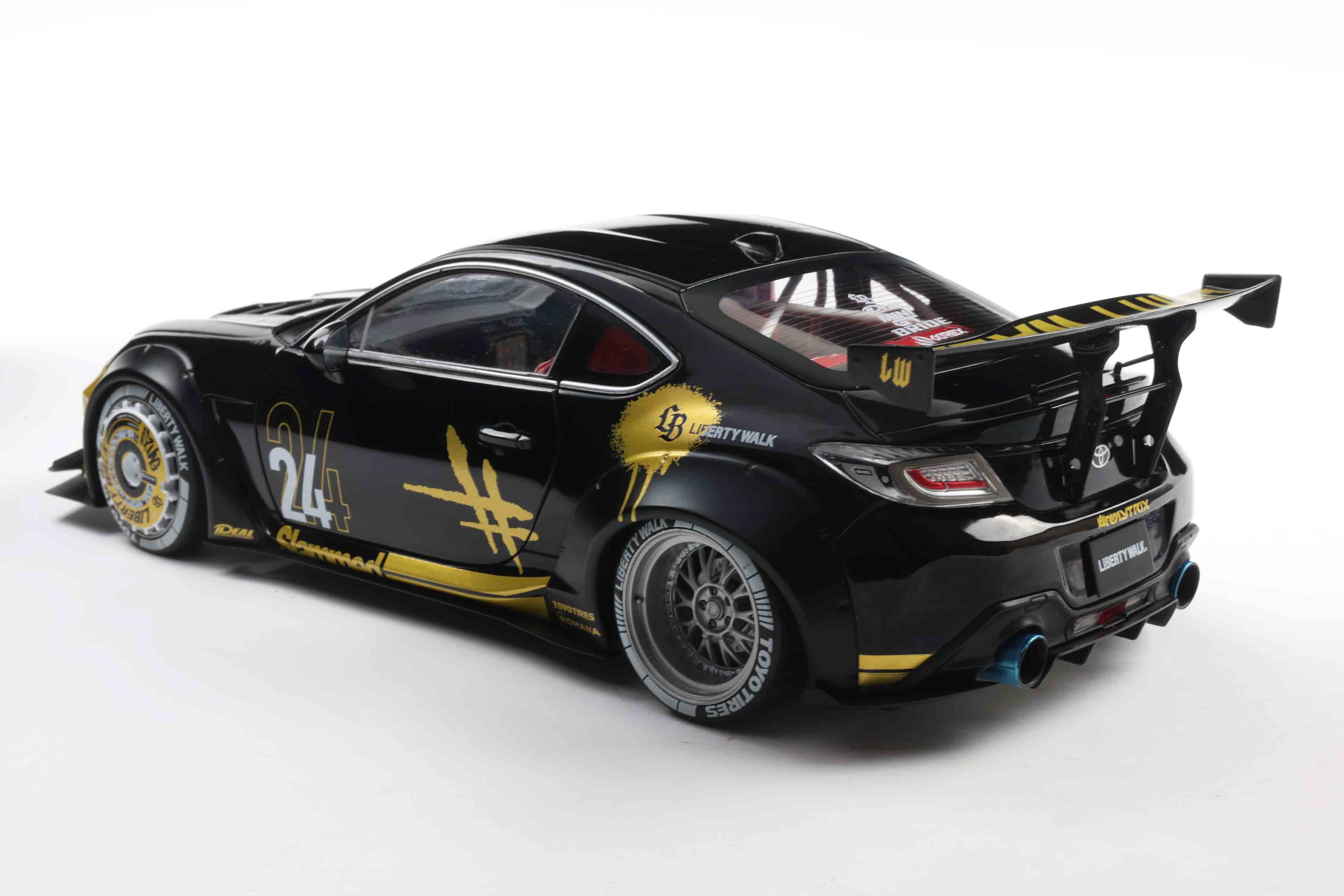 Solido S1813603 Voiture miniature collection 1/18 Toyota GR86 Liberty Walk Body Kit – 2024