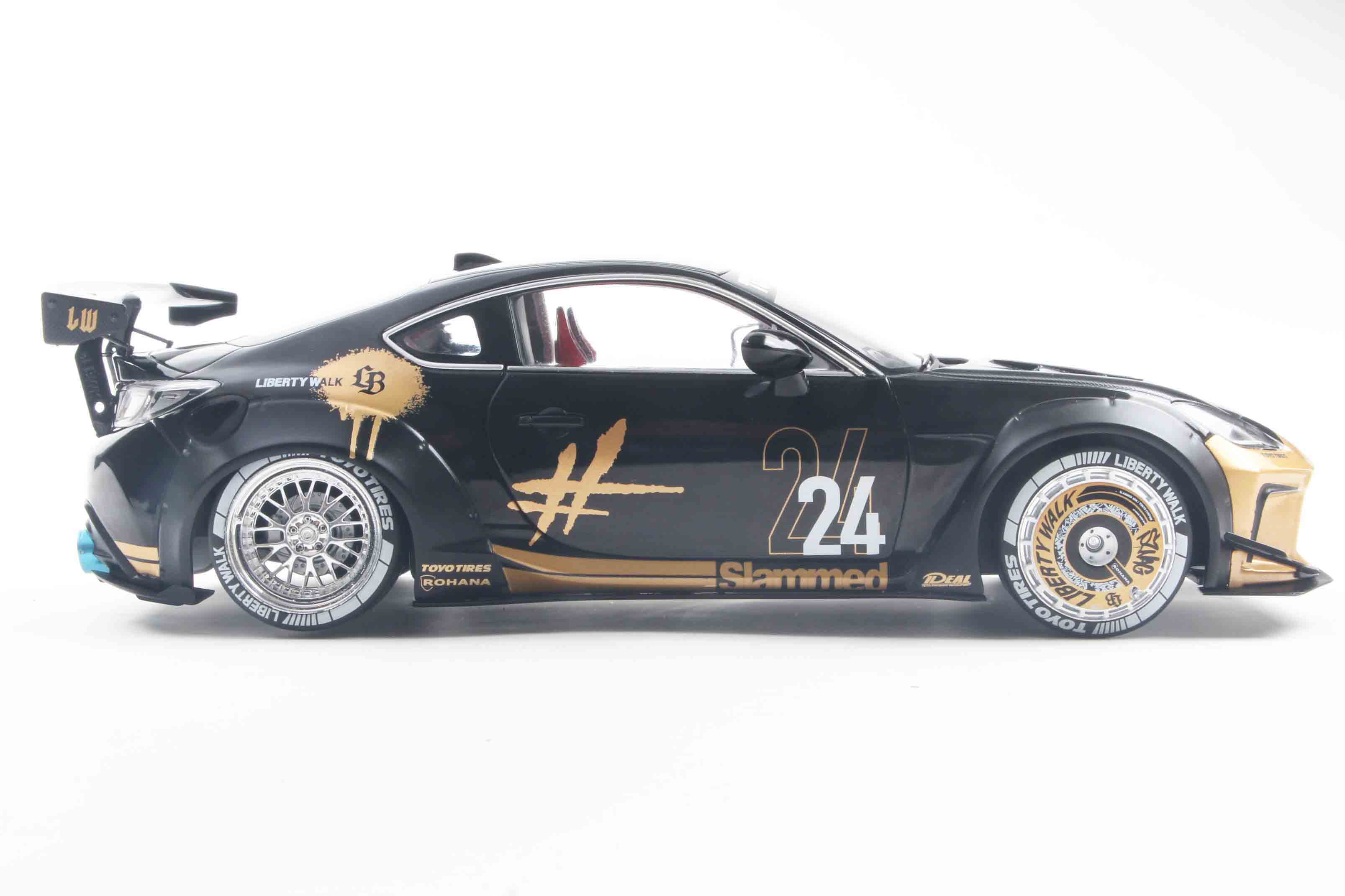 Solido S1813603 Voiture miniature collection 1/18 Toyota GR86 Liberty Walk Body Kit – 2024