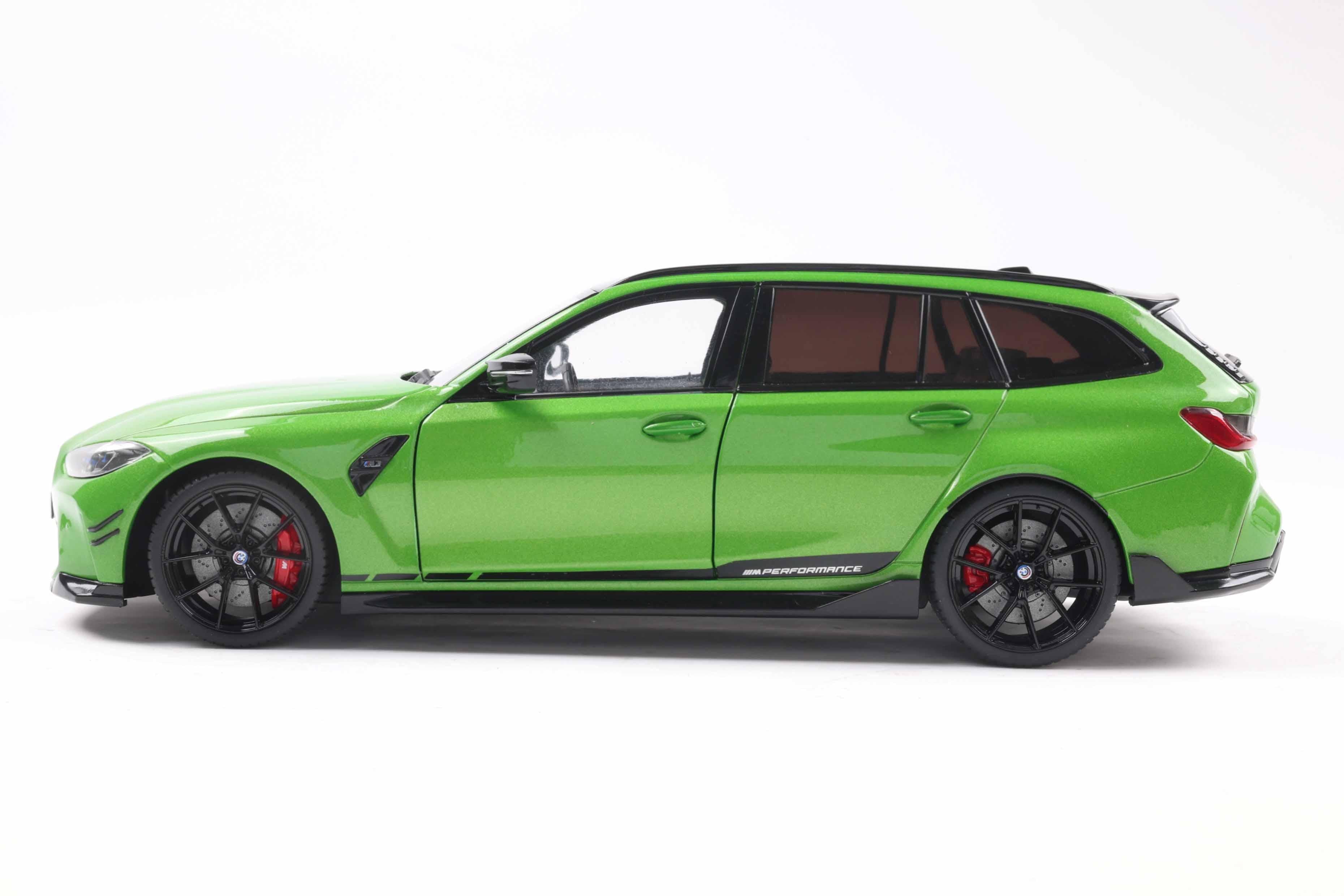 Solido S1813703 Voiture miniature collection 1/18 BMW Touring performance parts – Green Metallic – 2024
