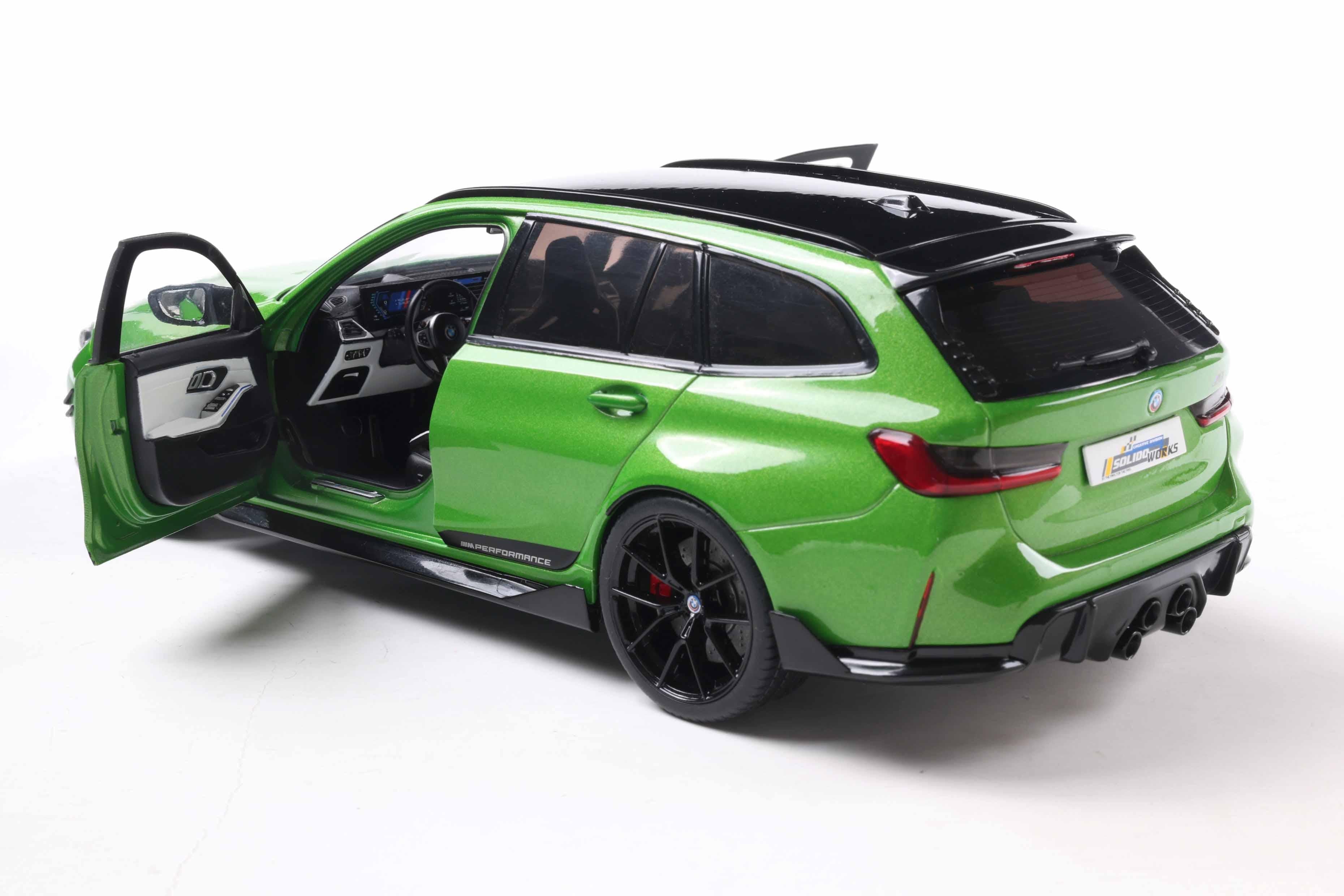 Solido S1813703 Voiture miniature collection 1/18 BMW Touring performance parts – Green Metallic – 2024