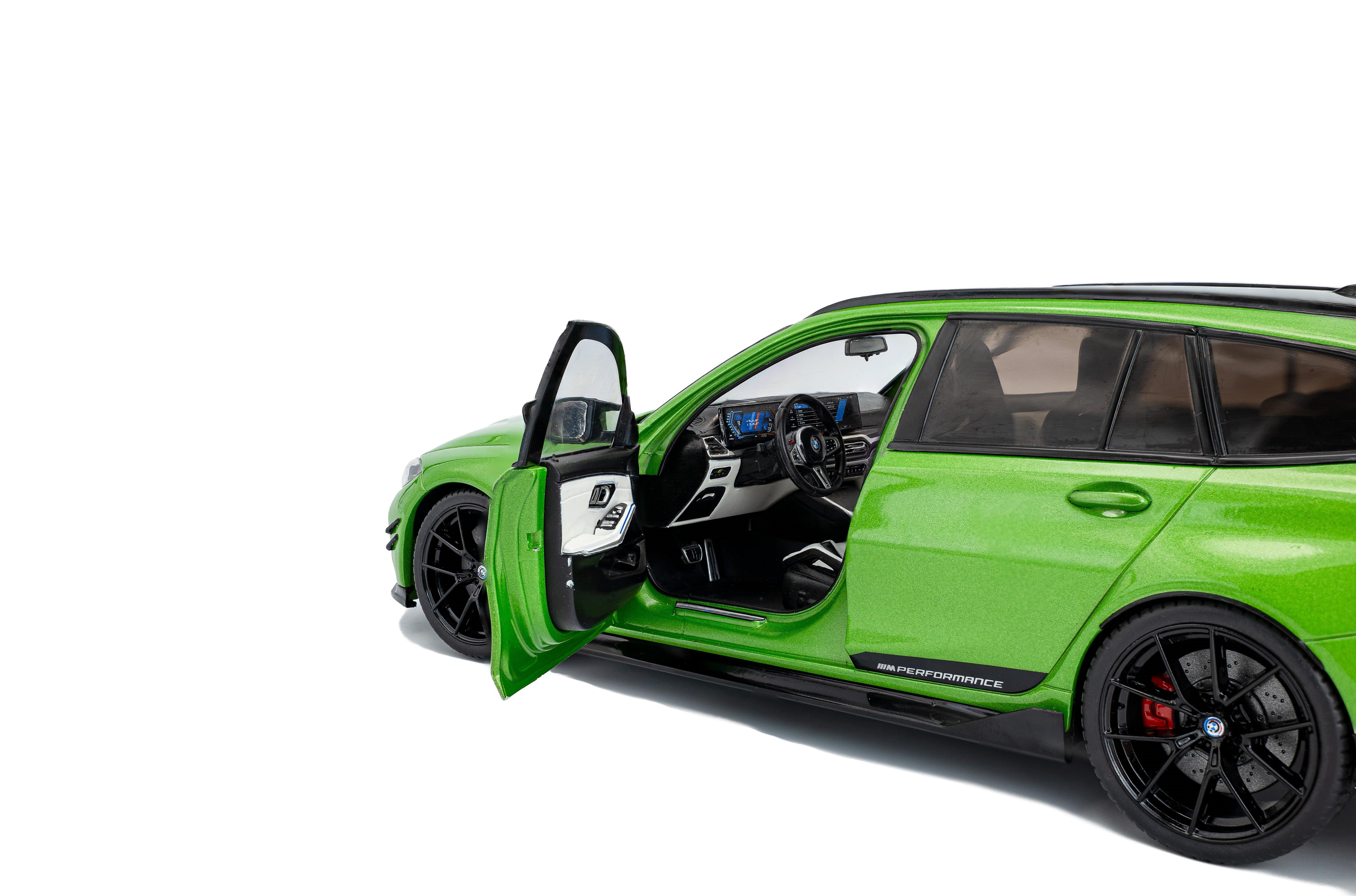 Solido S1813703 Voiture miniature collection 1/18 BMW Touring performance parts – Green Metallic – 2024
