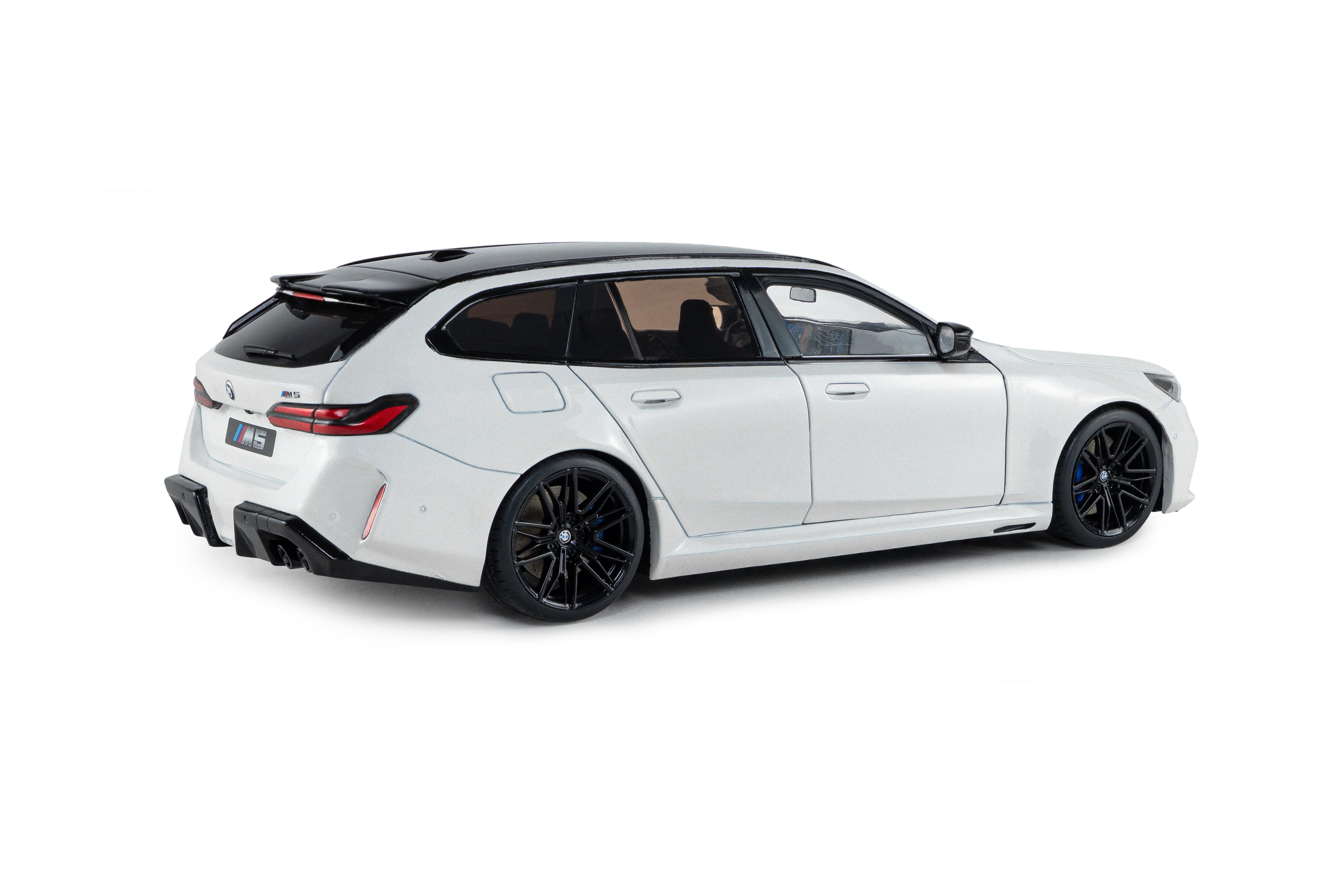 Solido S1814802 Voiture miniature collection 1/18 BMW M5 Touring – Alpine White Solid – 2025
