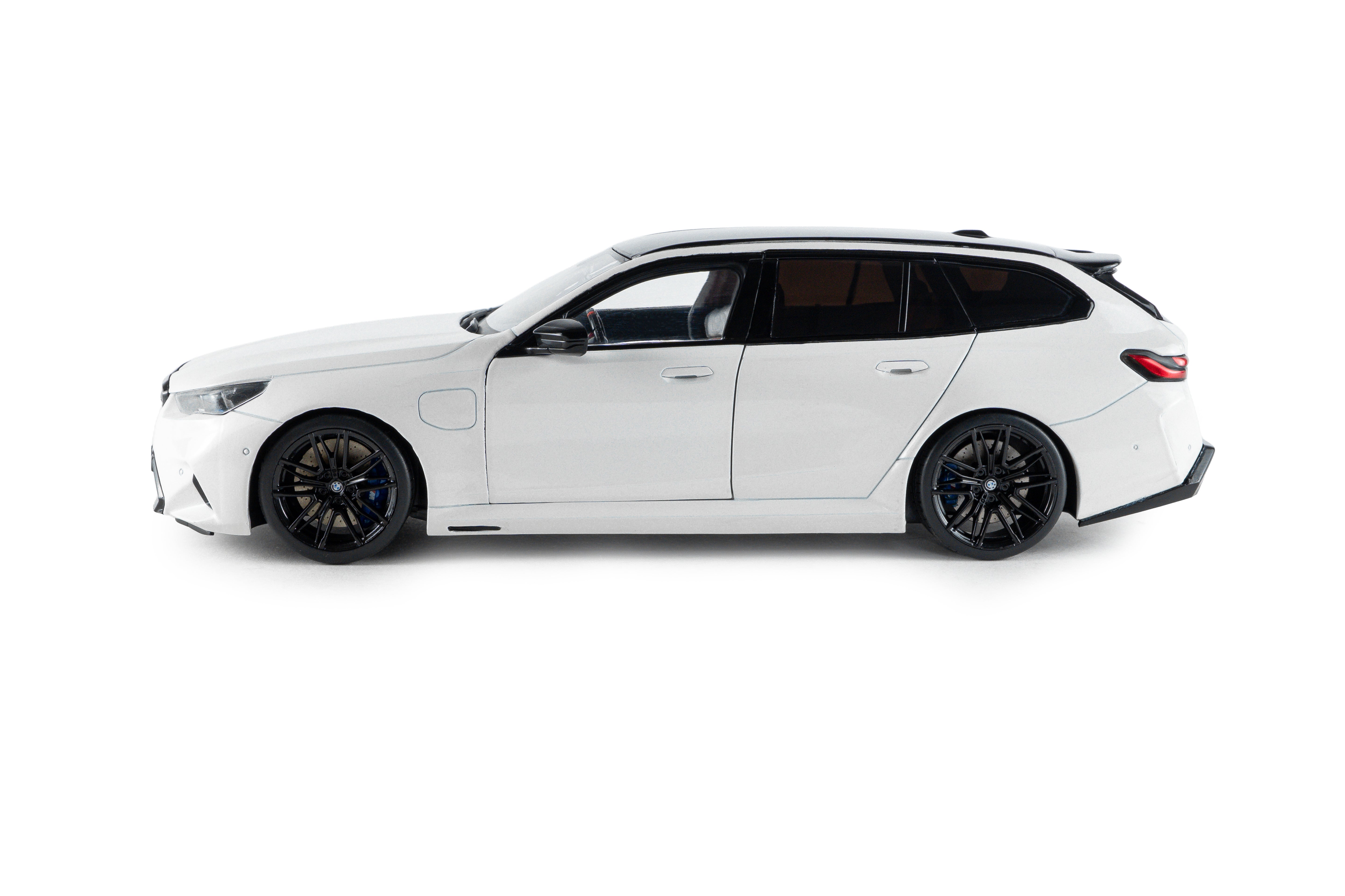 Solido S1814802 Voiture miniature collection 1/18 BMW M5 Touring – Alpine White Solid – 2025