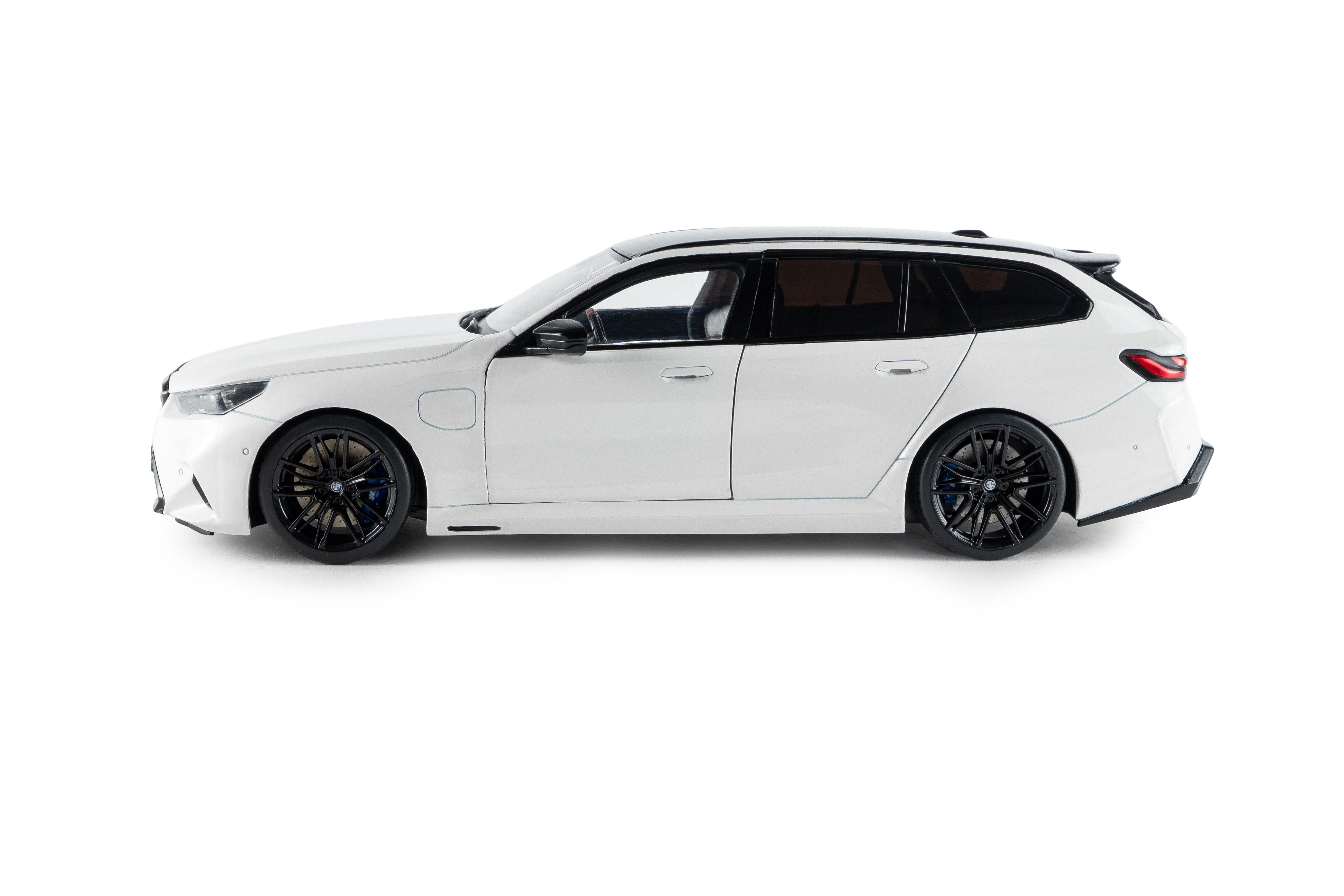 Solido S1814802 Voiture miniature collection 1/18 BMW M5 Touring – Alpine White Solid – 2025