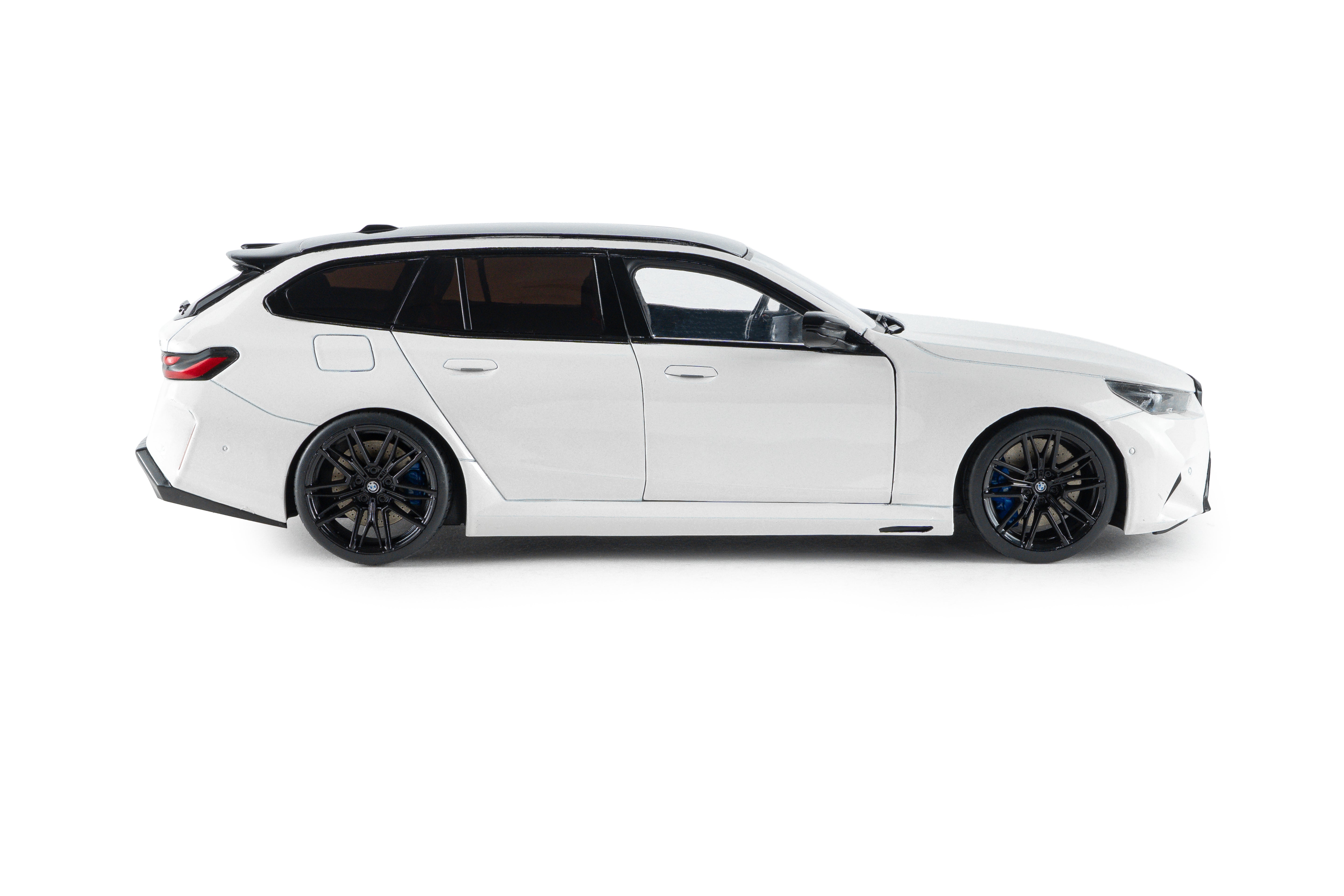 Solido S1814802 Voiture miniature collection 1/18 BMW M5 Touring – Alpine White Solid – 2025