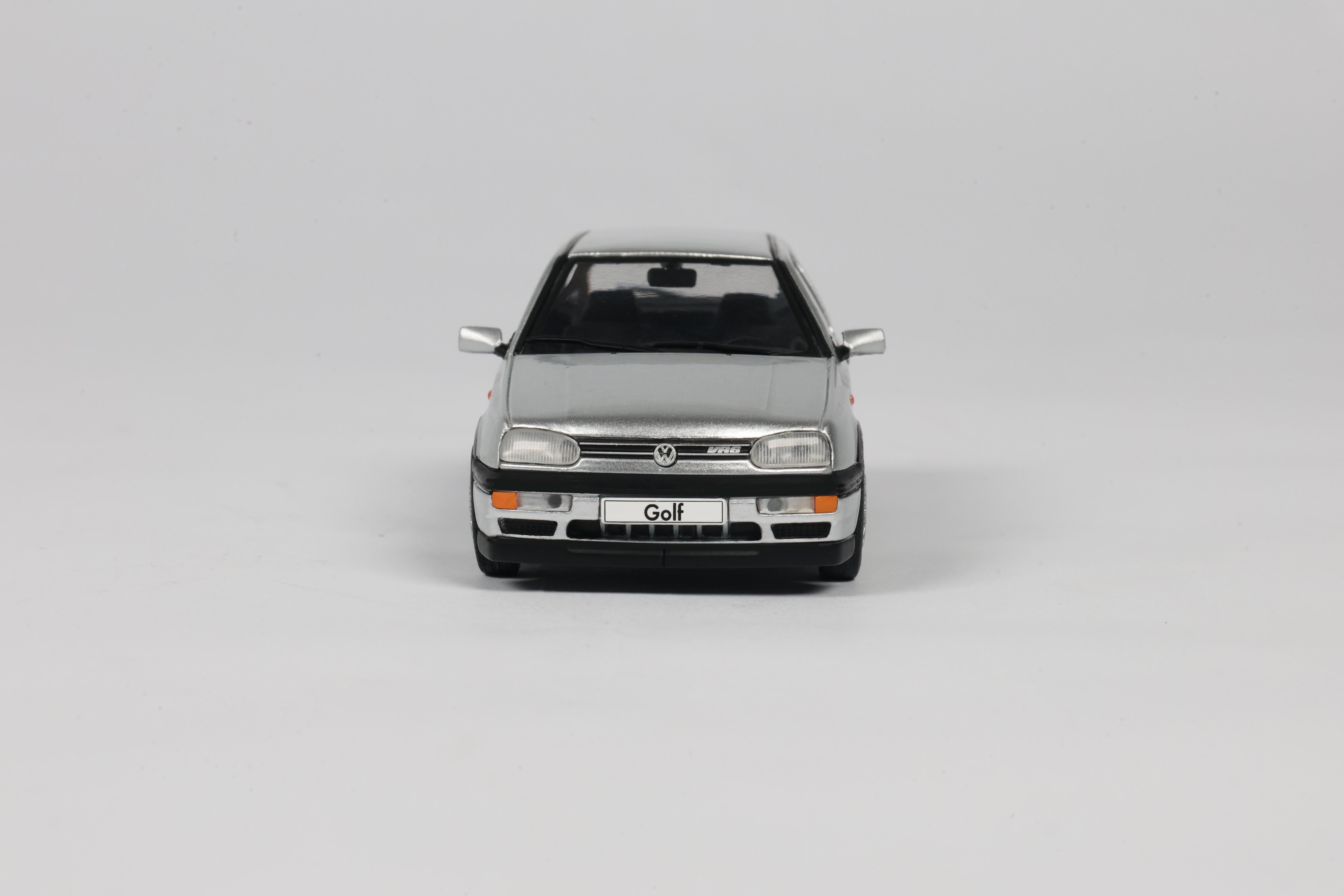 Voiture miniature 1/43 Volkswagen Golf MKIII vr6 argent diamant 1994 Solido S4316403 - Breizh Modélisme.