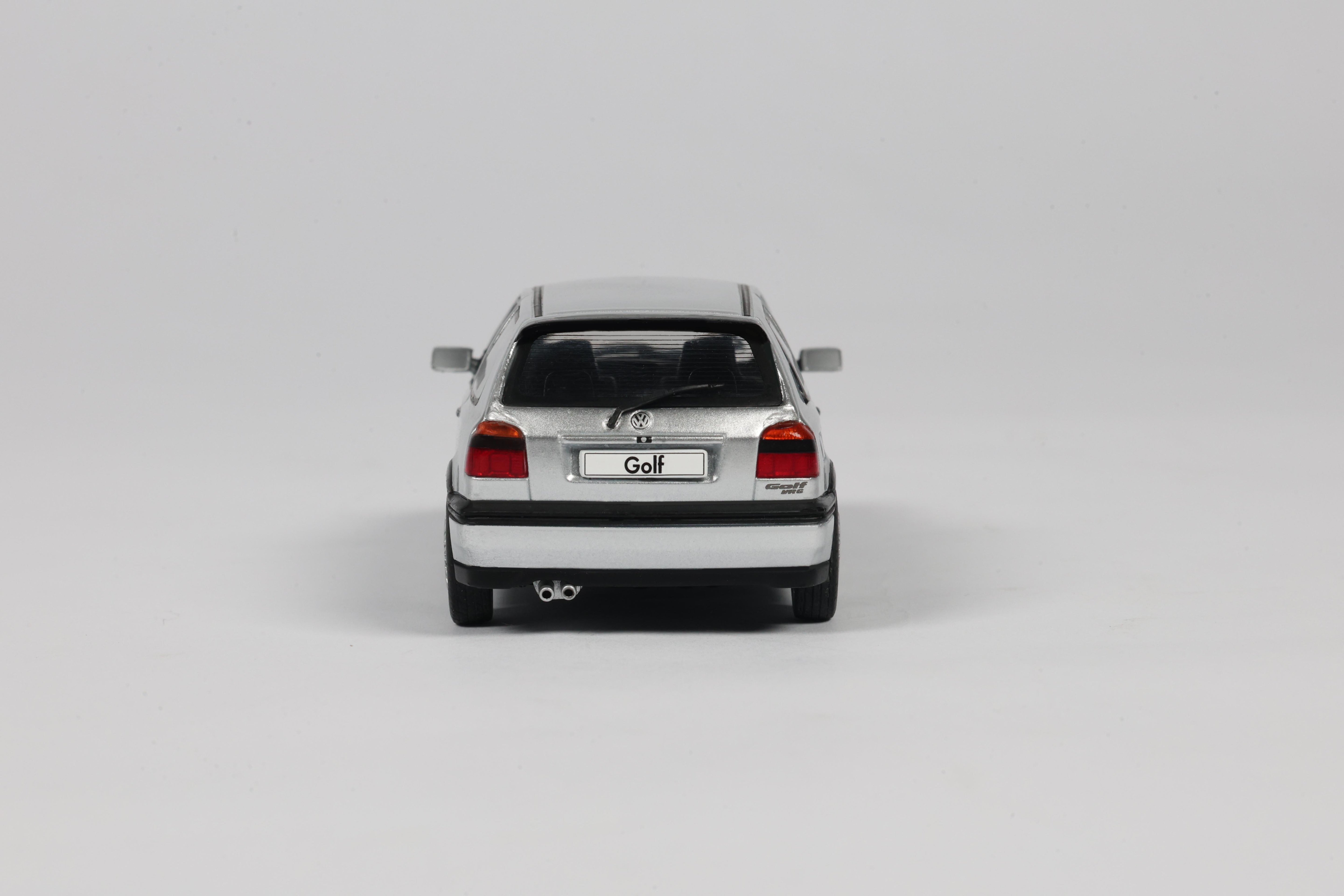 Voiture miniature 1/43 Volkswagen Golf MKIII vr6 argent diamant 1994 Solido S4316403 - Breizh Modélisme.