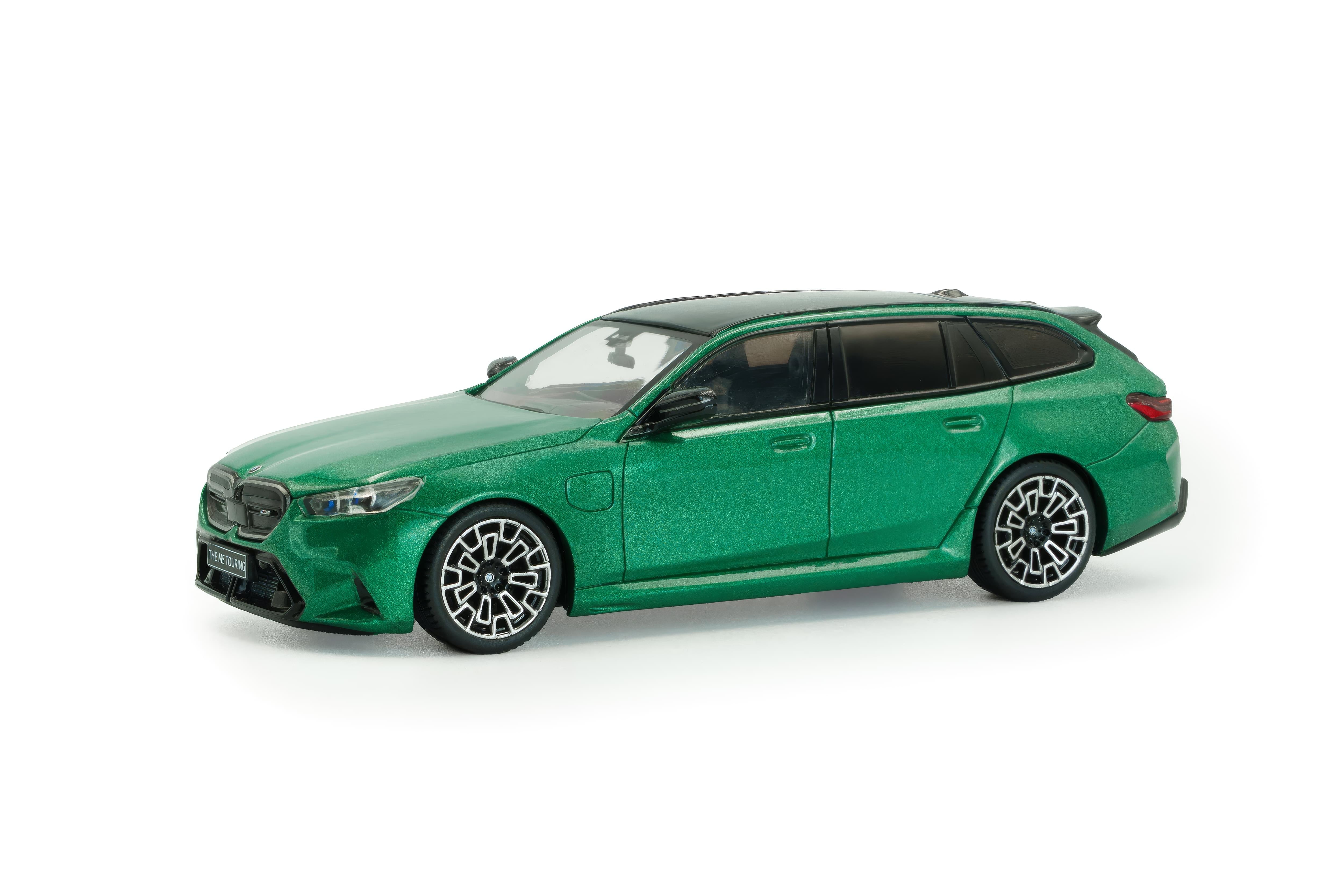Voiture miniature 1/43 BMW M5 Touring 2024 Green Solido S4317503