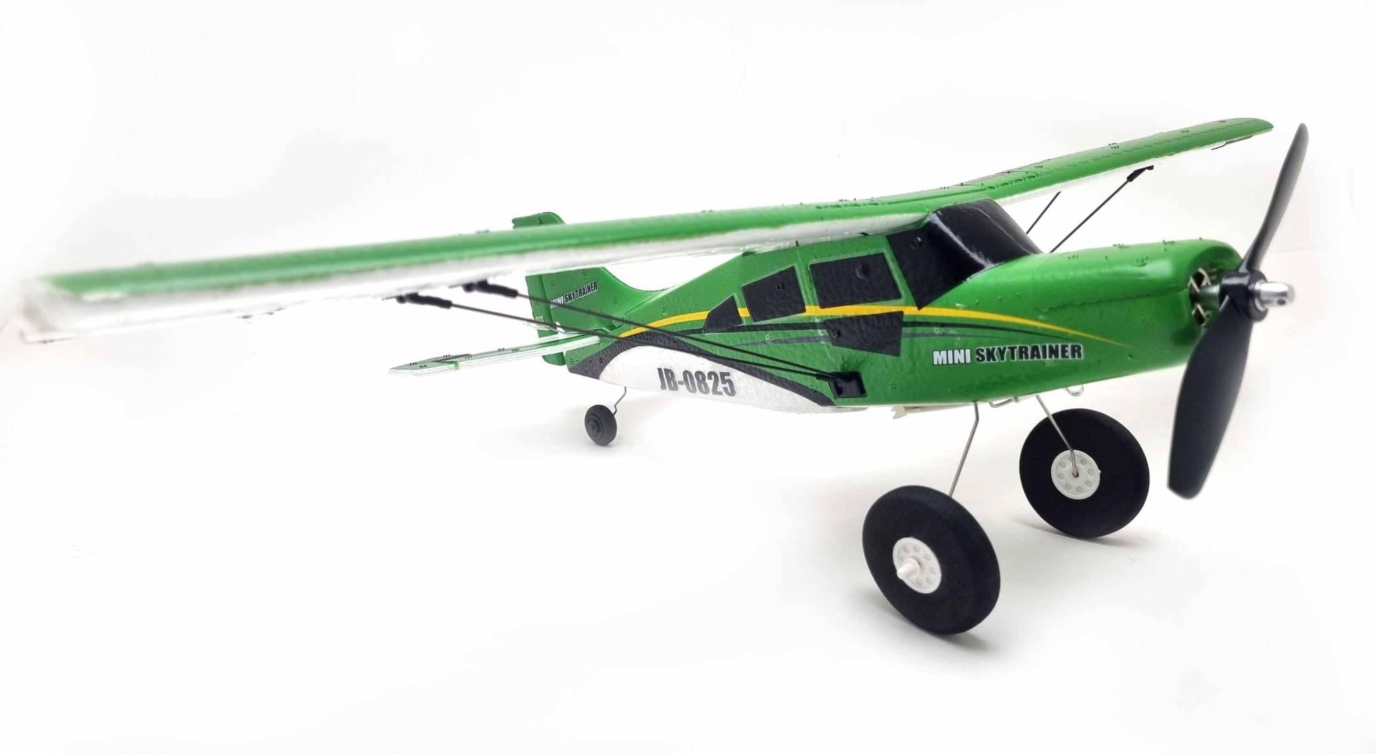 Avion débutant mini Skytrainer vert - T4531GR - Breizh Modélisme.