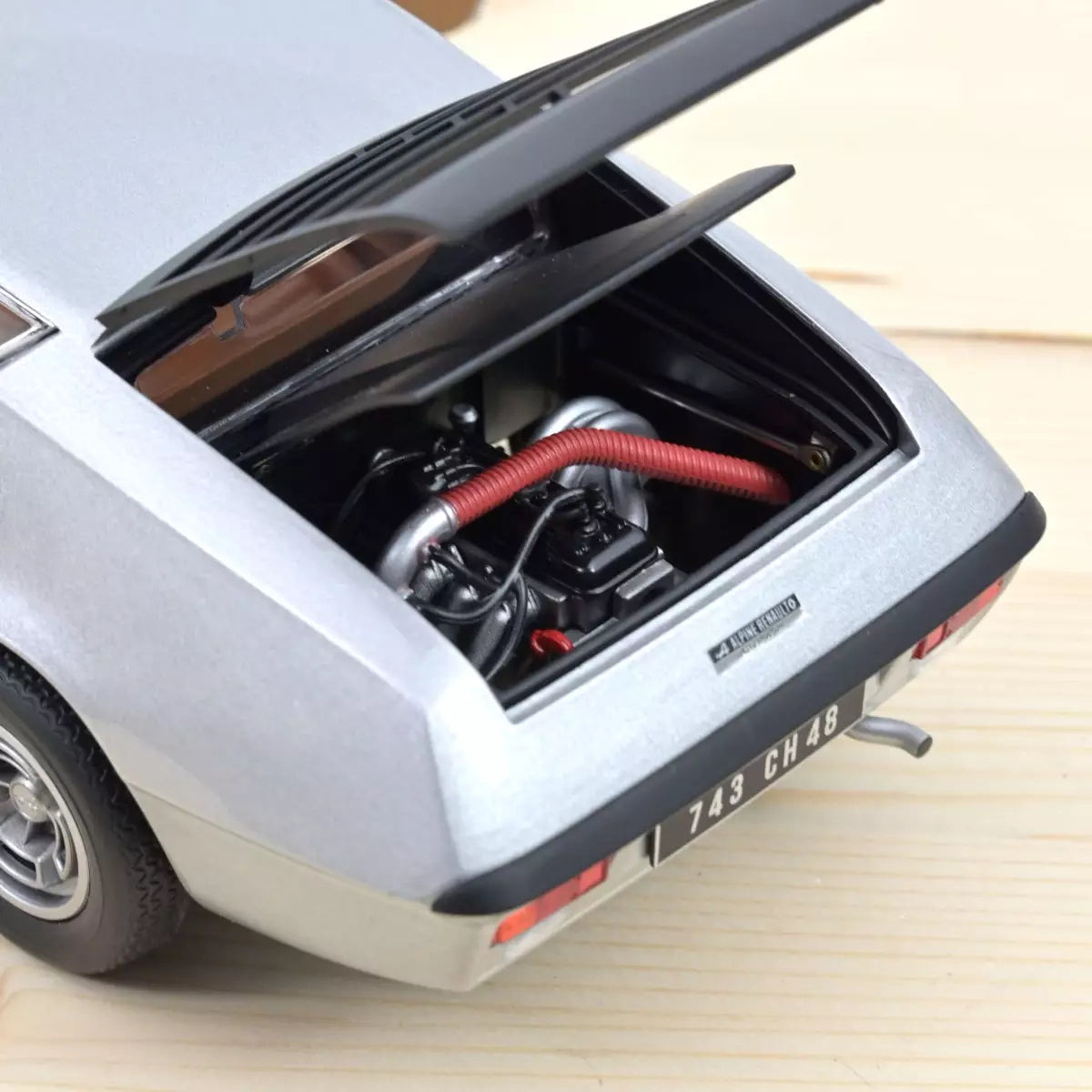 Voiture miniature collection 1/18 Alpine A310 1600 VF 1975 Argent (310pcs) Norev 185404