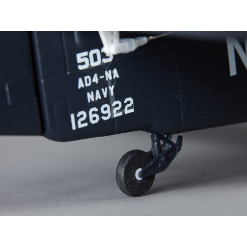 Avion RC 800mm A1 Skyraider Warbird PNP kit DB005PB - Breizh Modélisme.