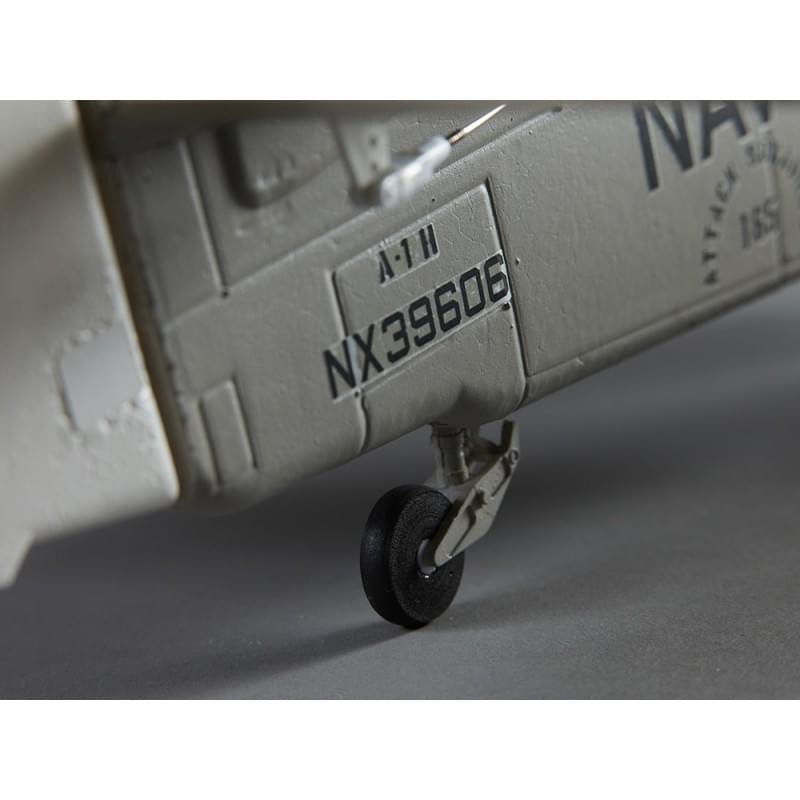 Avion RC 800mm A1 Skyraider Warbird PNP kit DB006PG - Breizh Modélisme.
