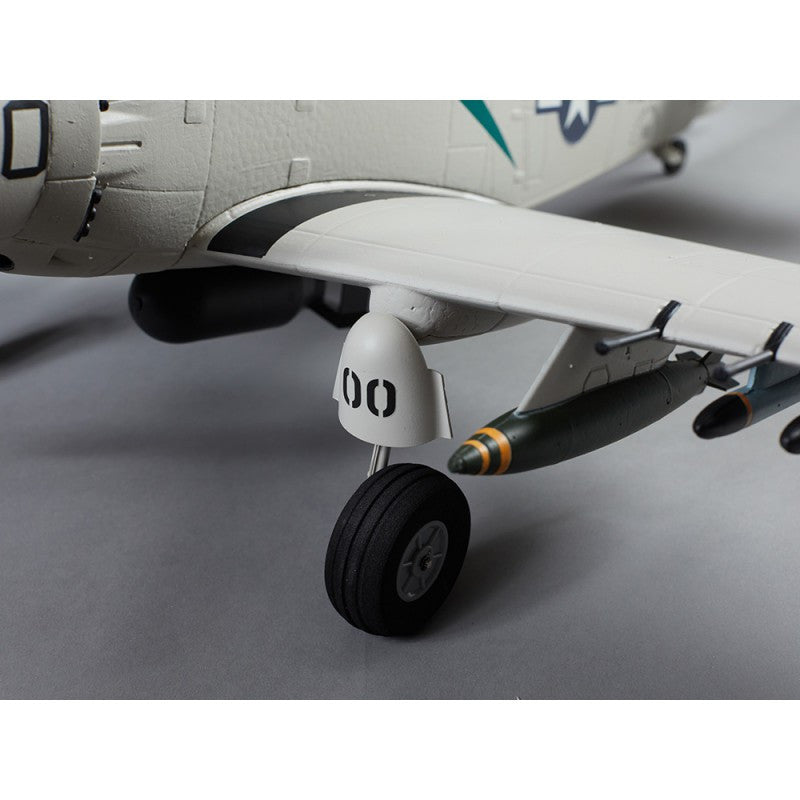 Avion RC 800mm A1 Skyraider Warbird PNP kit DB006PG - Breizh Modélisme.