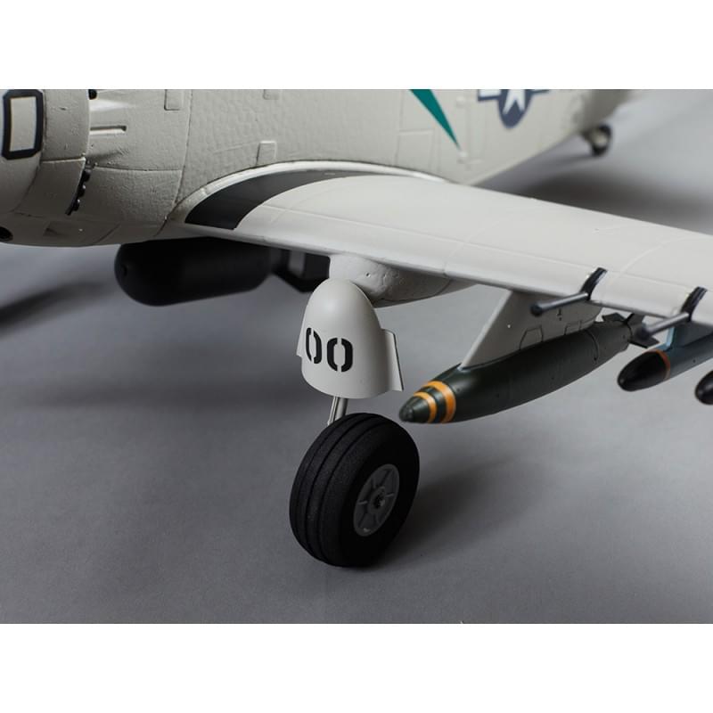 Avion RC 800mm A1 Skyraider Warbird PNP kit DB006PG - Breizh Modélisme.