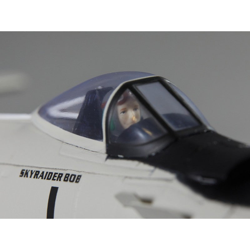 Avion RC 800mm A1 Skyraider Warbird PNP kit DB006PG - Breizh Modélisme.