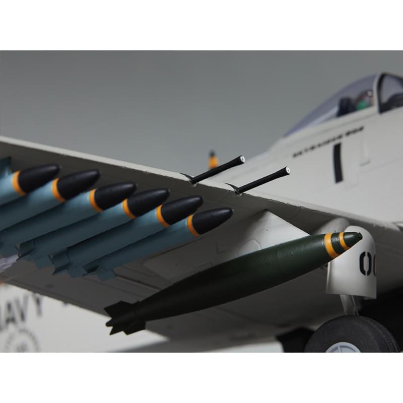 Avion RC 800mm A1 Skyraider Warbird PNP kit DB006PG - Breizh Modélisme.