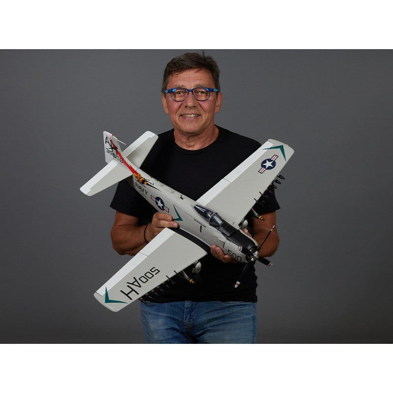 Avion RC 800mm A1 Skyraider Warbird PNP kit DB006PG - Breizh Modélisme.