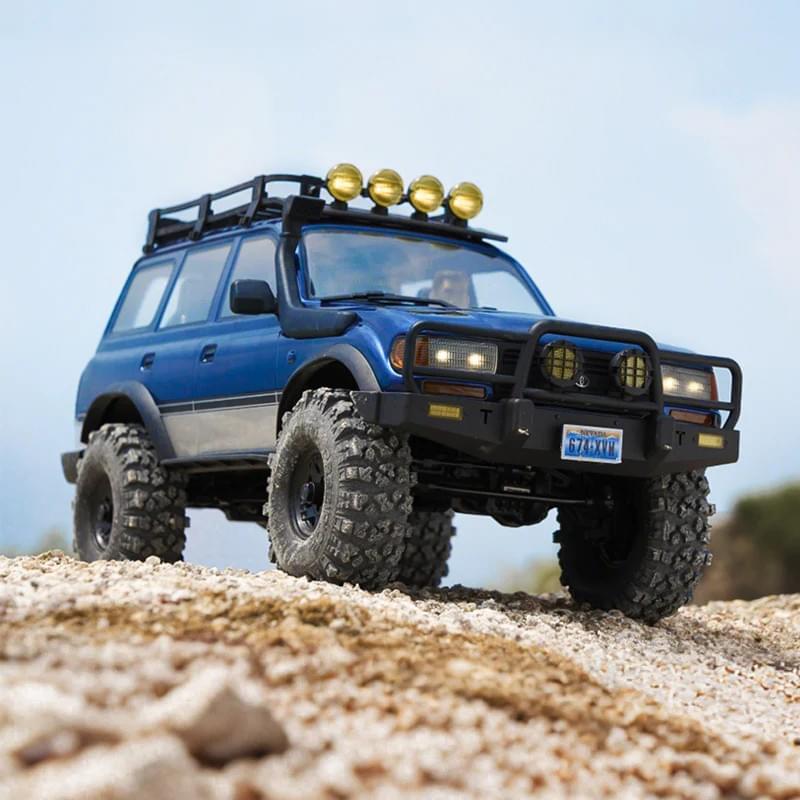 Kit crawler Toyota Land Cruiser 80 FCX10Pro ARTR 1/10 (version RS) bleu - FMS11061RS-BU-PRO - Breizh Modélisme.