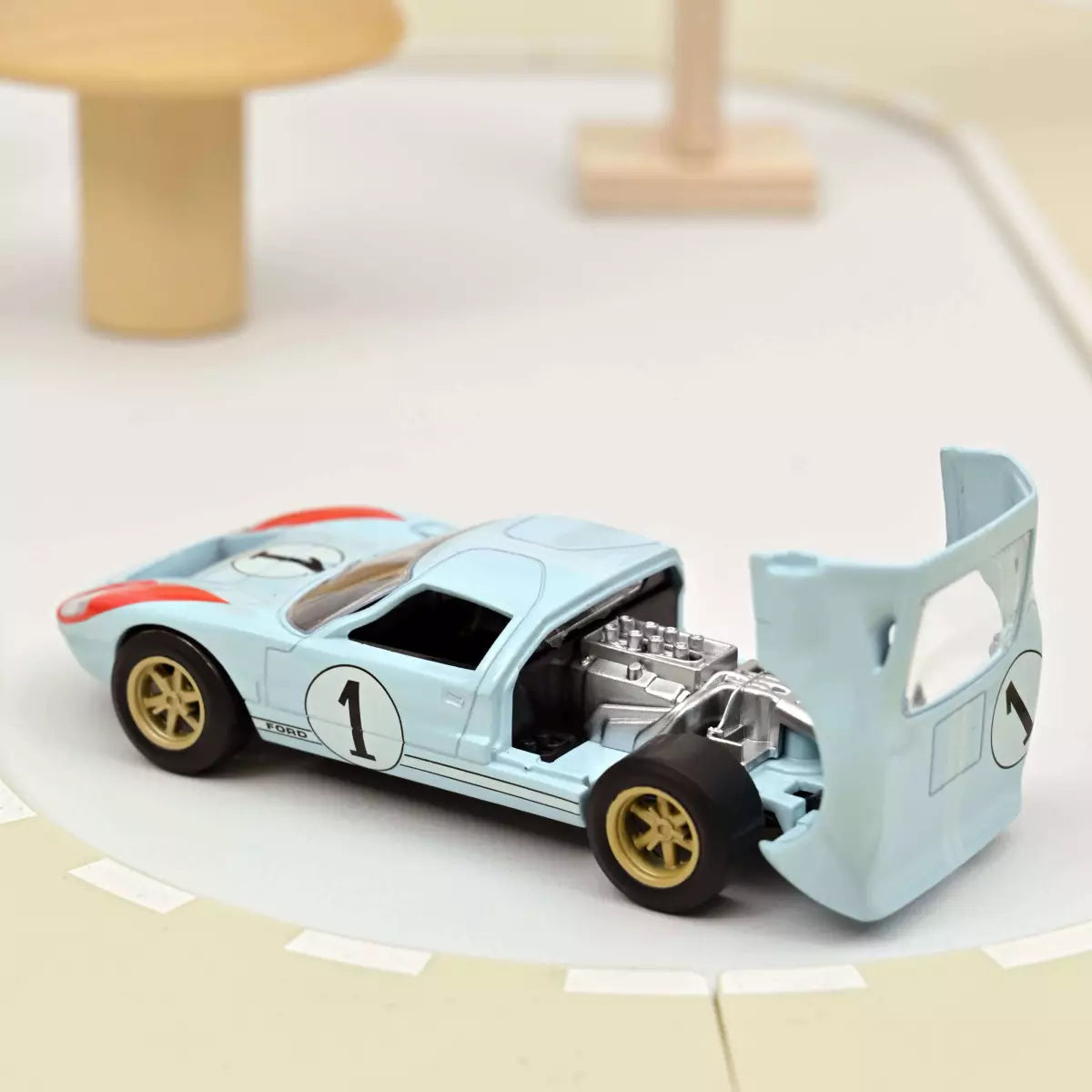 Voiture miniature 1/43 Ford GT40 1966 n°1 Jet-car Norev 270568